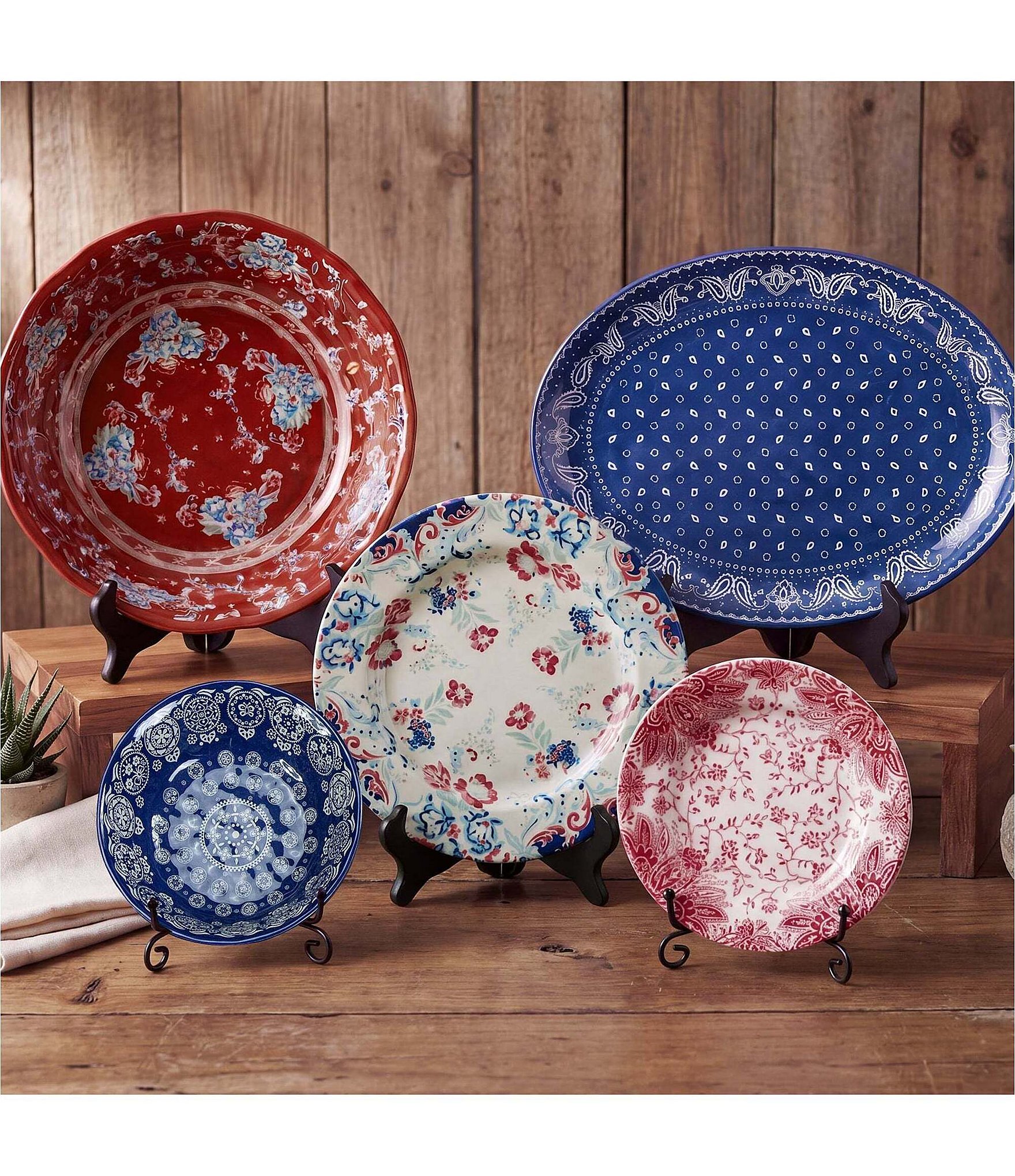 HiEnd Accents Paseo Road Western Bandana 14-Piece Melamine Dinnerware Set
