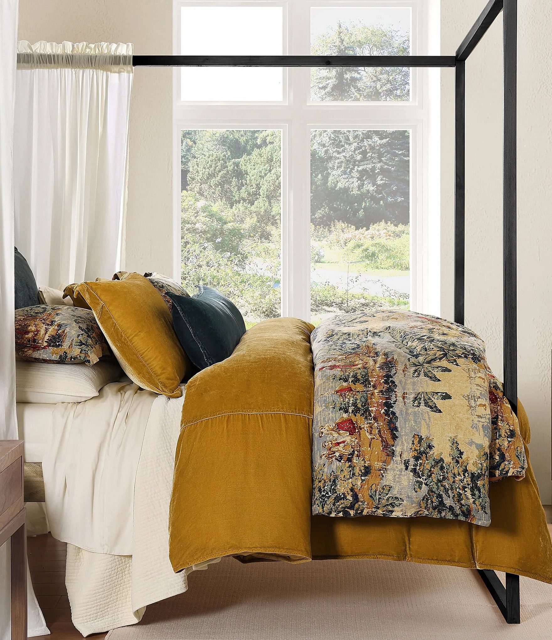 HiEnd Accents Provence Washed Linen Comforter Mini Set