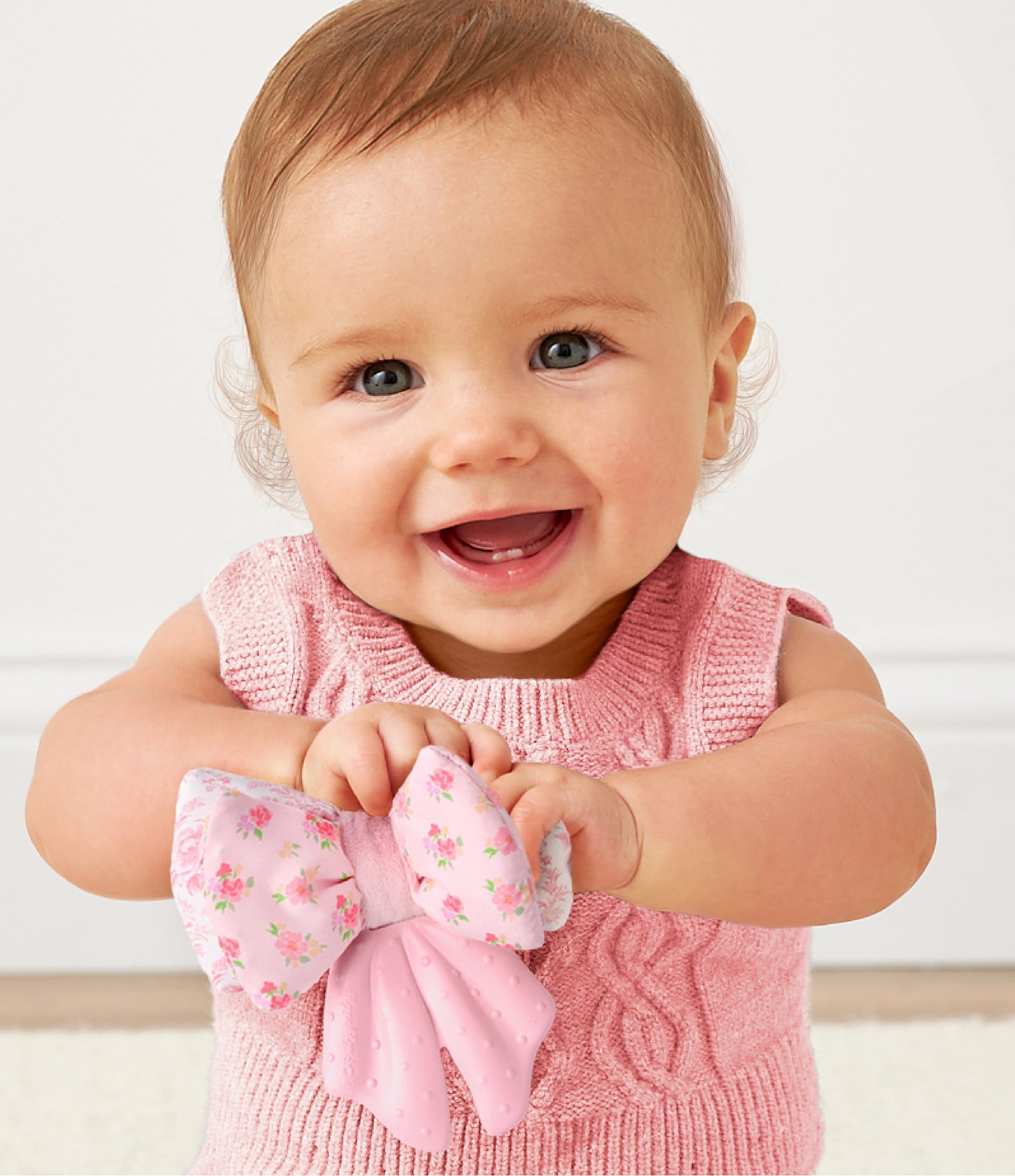 Itzy Ritzy Sweetie Crinkle™ Sensory Teether