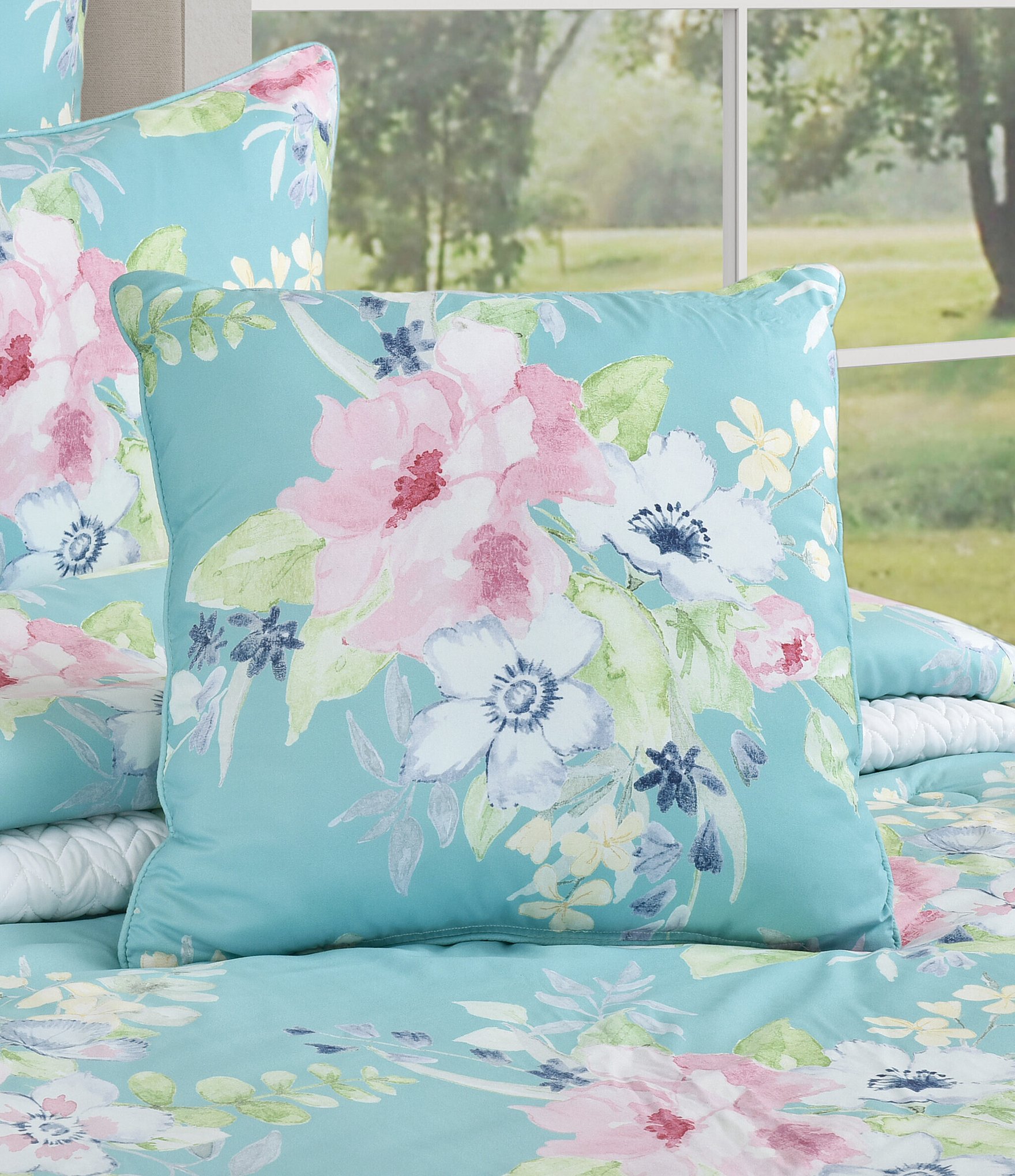 J. by J. Queen New York Esme Floral Bouquet Printed 18#double; Square Pillow