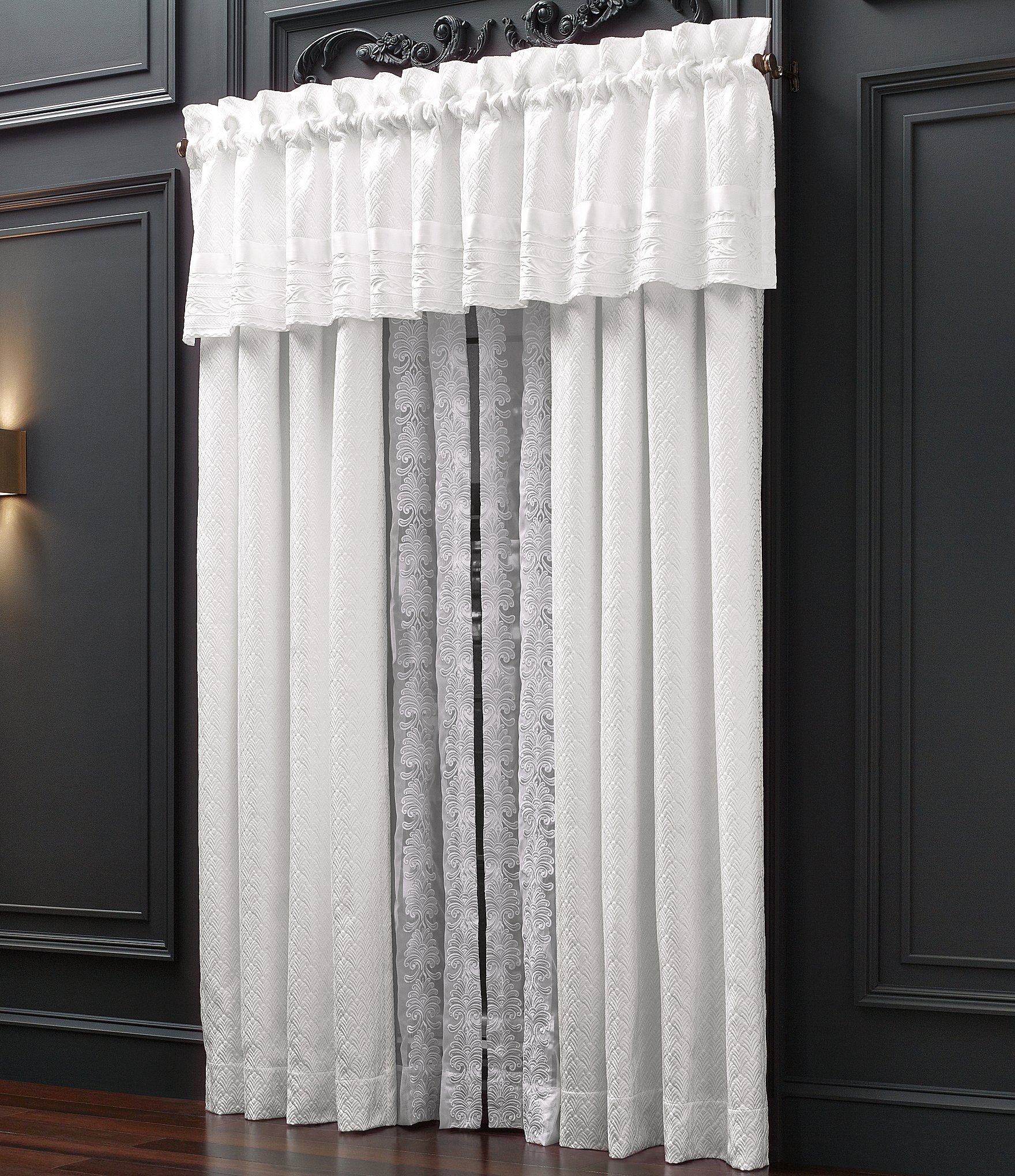 J. Queen New York Becco Jacquard Foulard Design Window Treatment