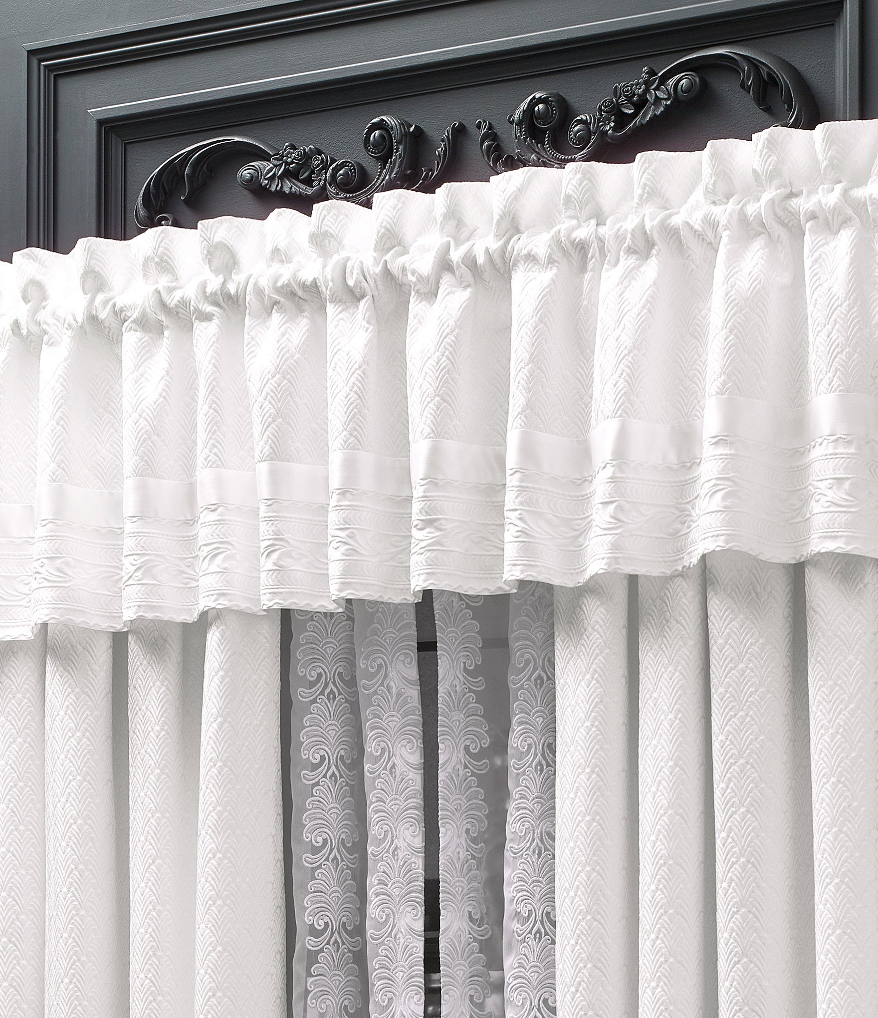 J. Queen New York Becco Jacquard Foulard Design Window Treatment