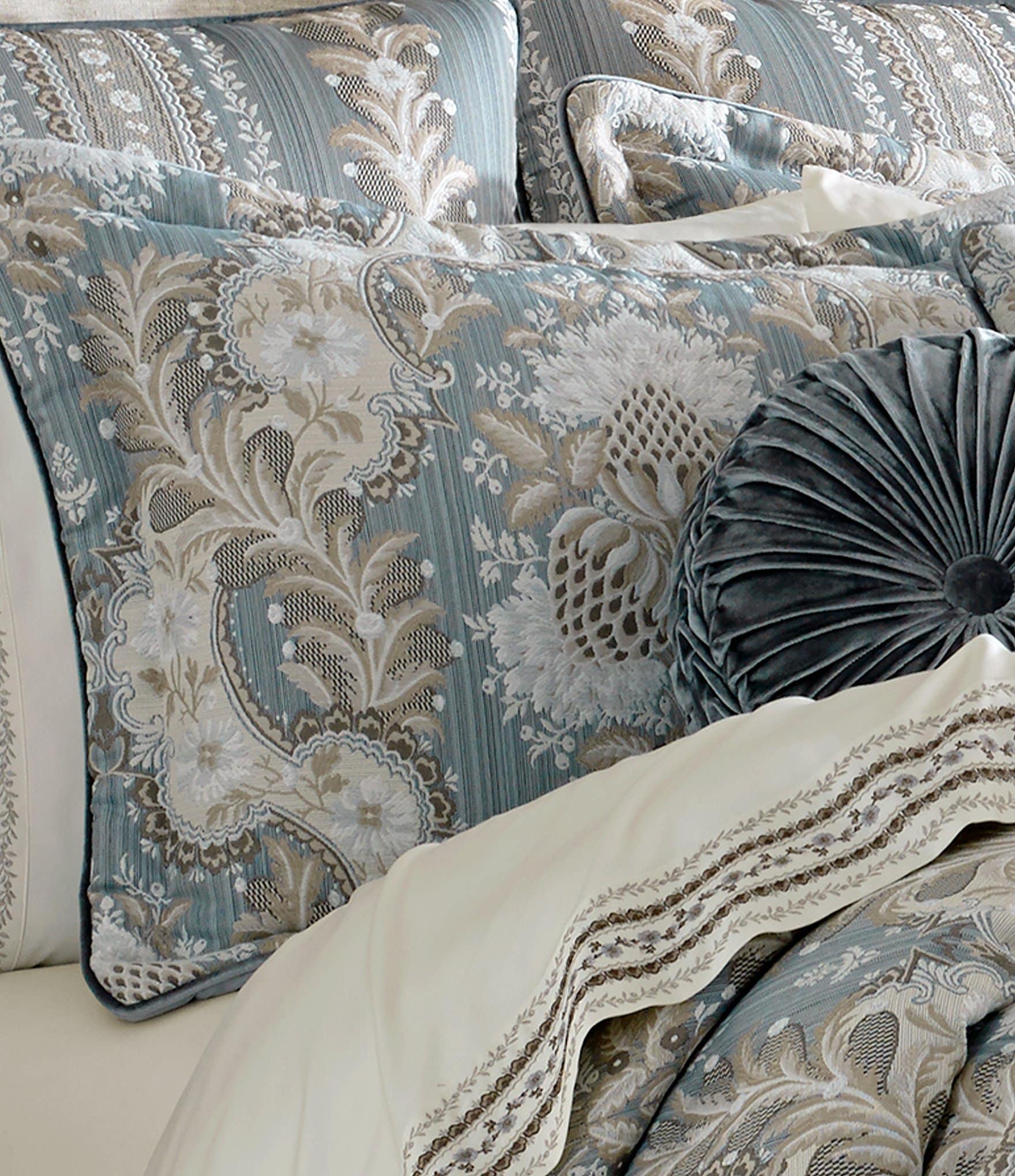 J. Queen New York Crystal Palace Floral Jacquard Comforter Set