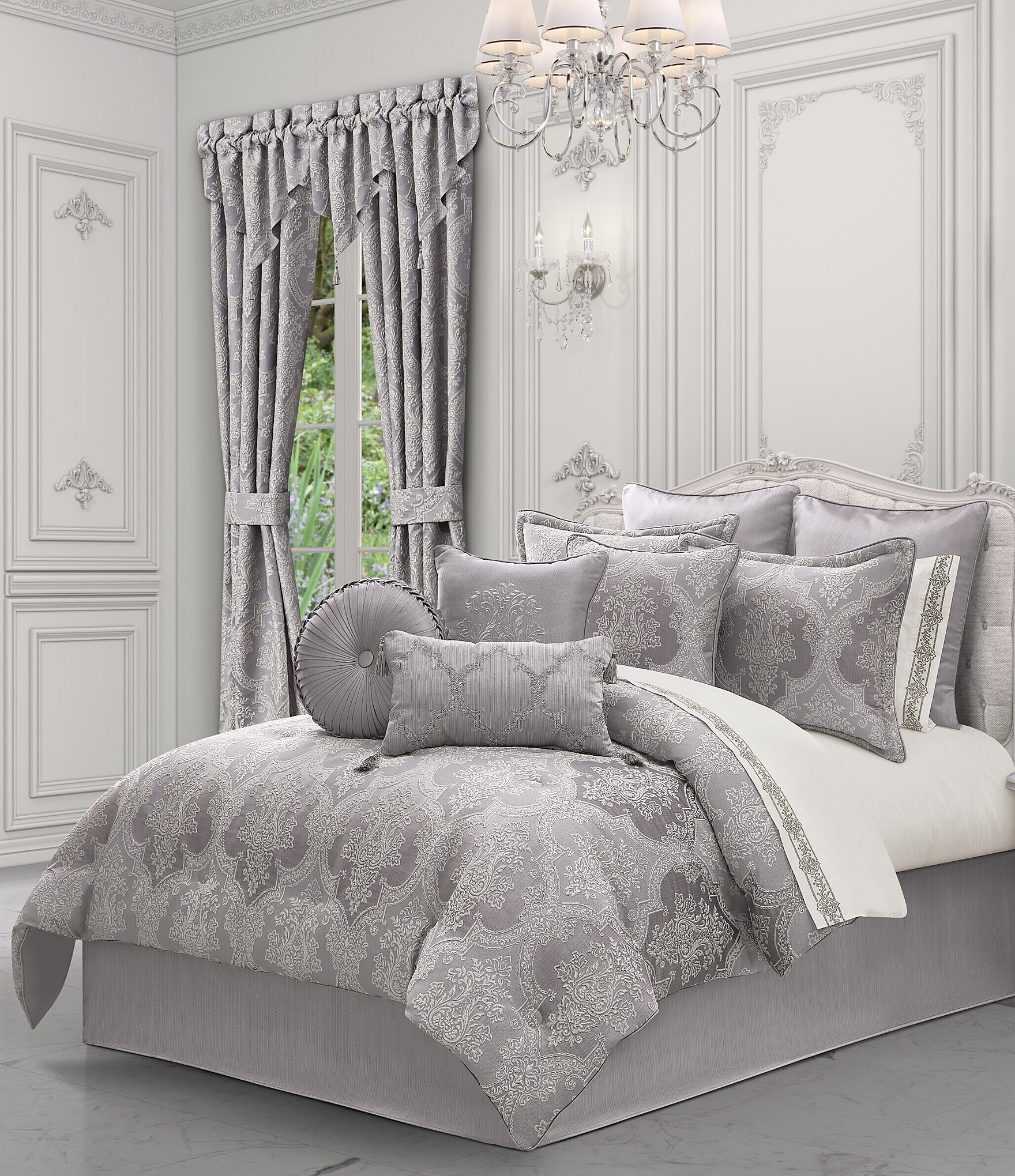 J. Queen New York Mary Woven Damask 20#double; Square Decorative Throw Pillow