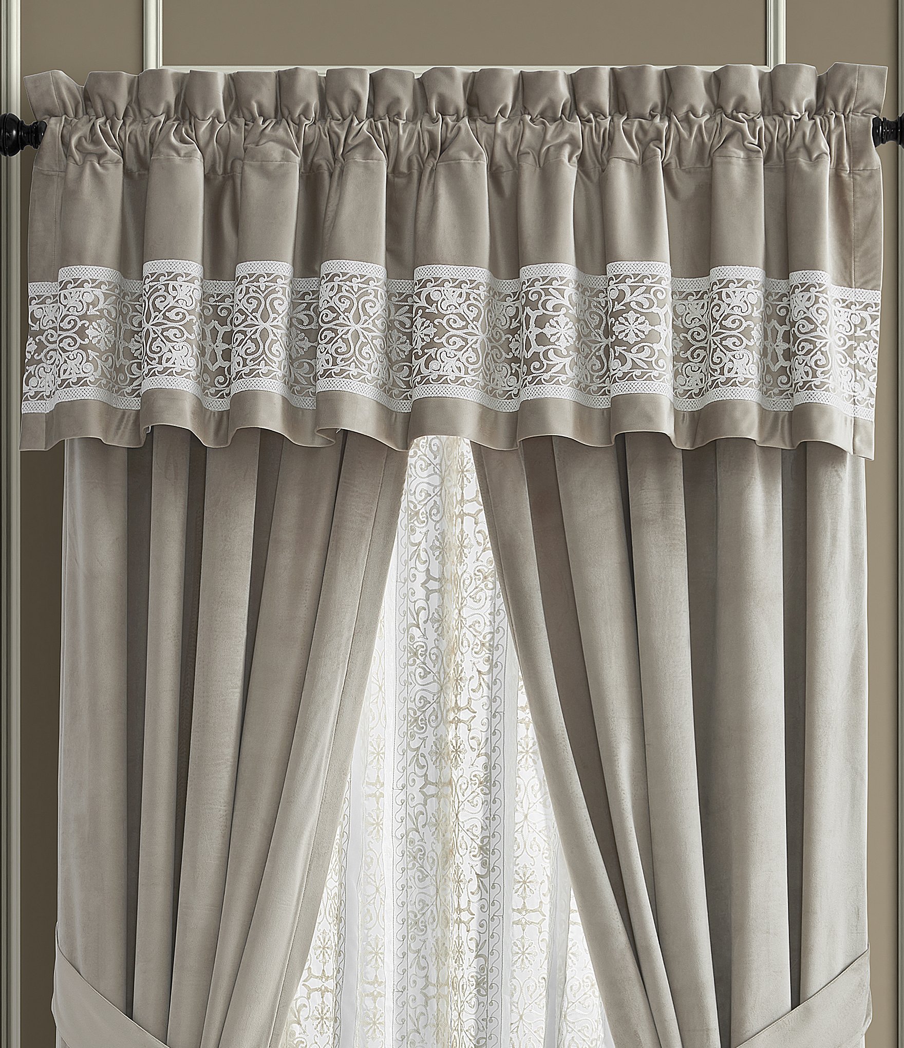 J. Queen New York Opulence Lace Detail Valance