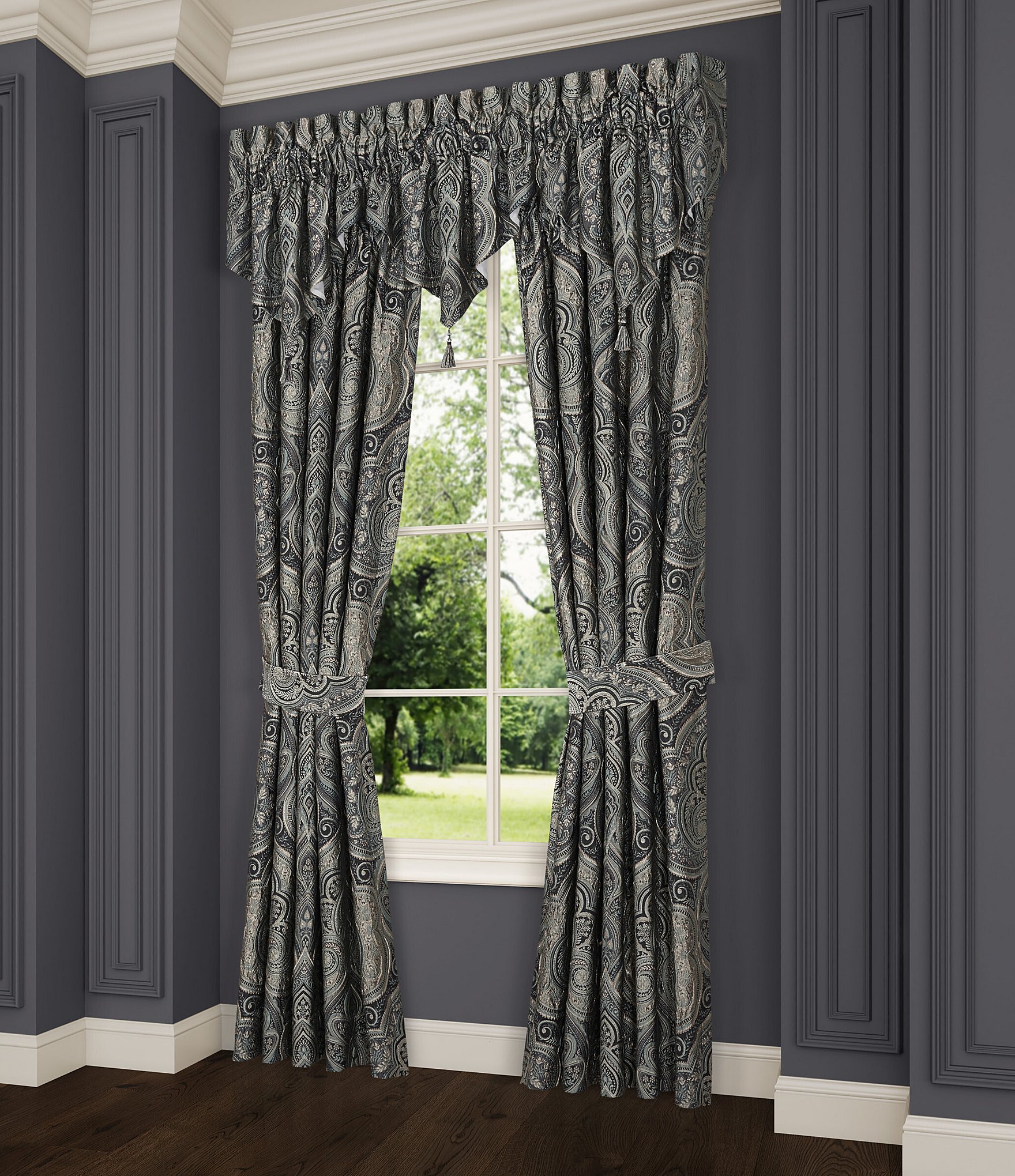 J. Queen New York Vincenzo Window Treatment