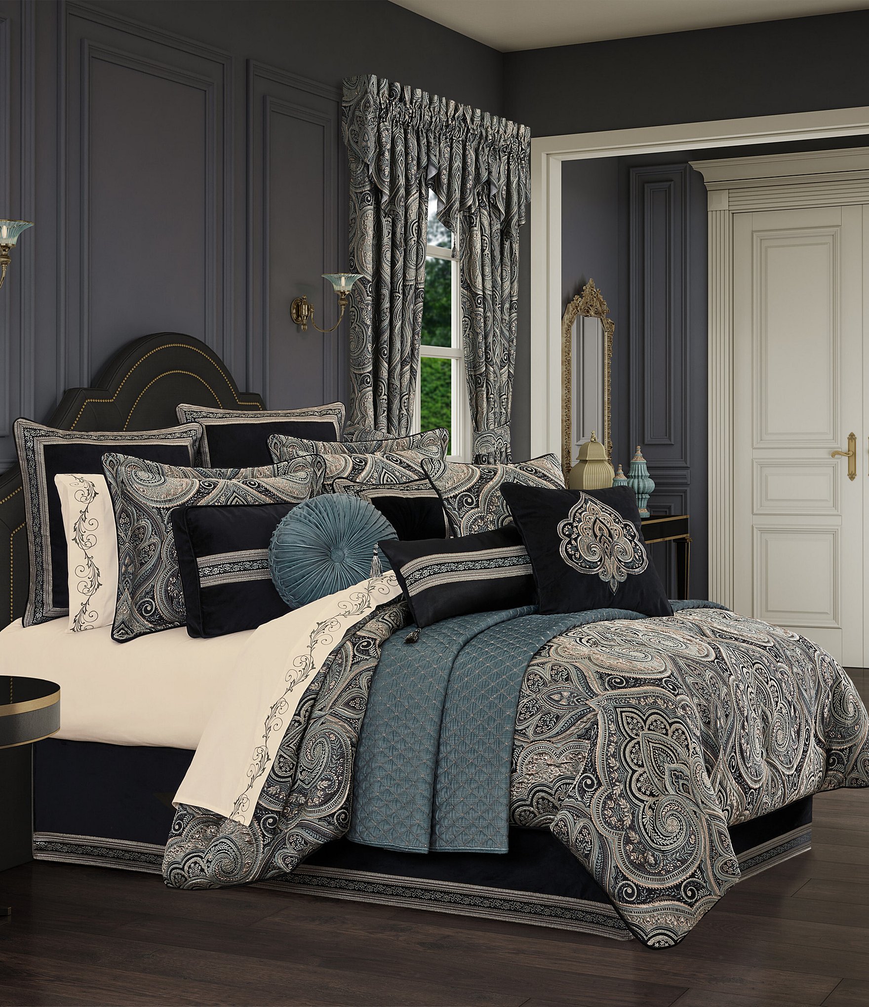 J. Queen New York Vincenzo Woven Damask Comforter Set