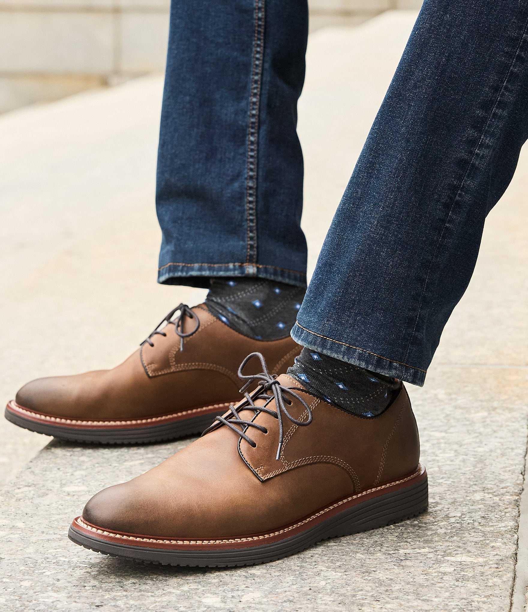 Johnston & Murphy Men's Upton Leather Plain Toe Leather Oxfords