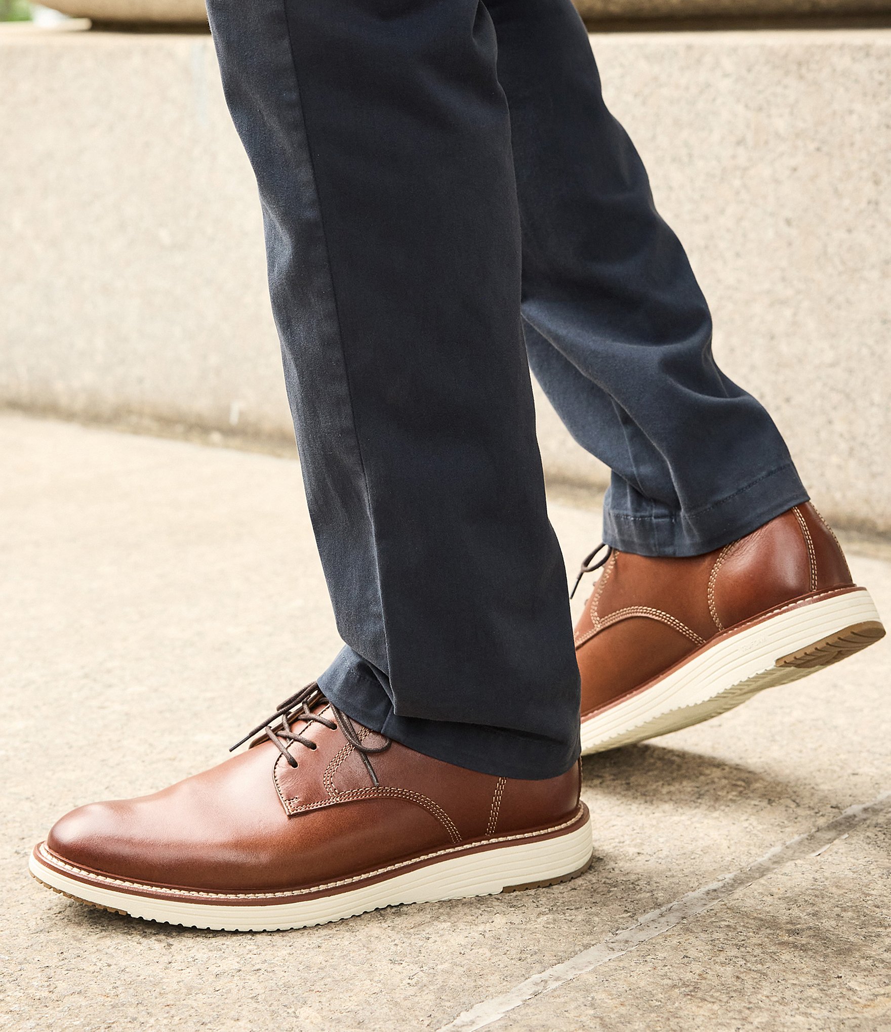 Johnston & Murphy Men's Upton Leather Plain Toe Leather Oxfords