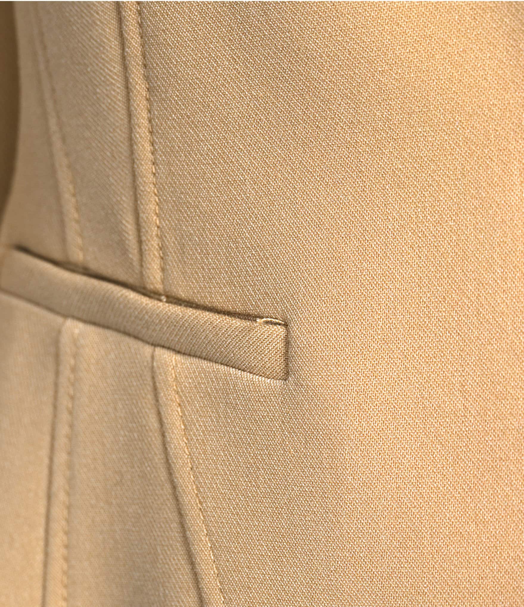 KARL LAGERFELD PARIS Woven Peak Lapel Collar Long Sleeve Button Front Cropped Coordinating Jacket