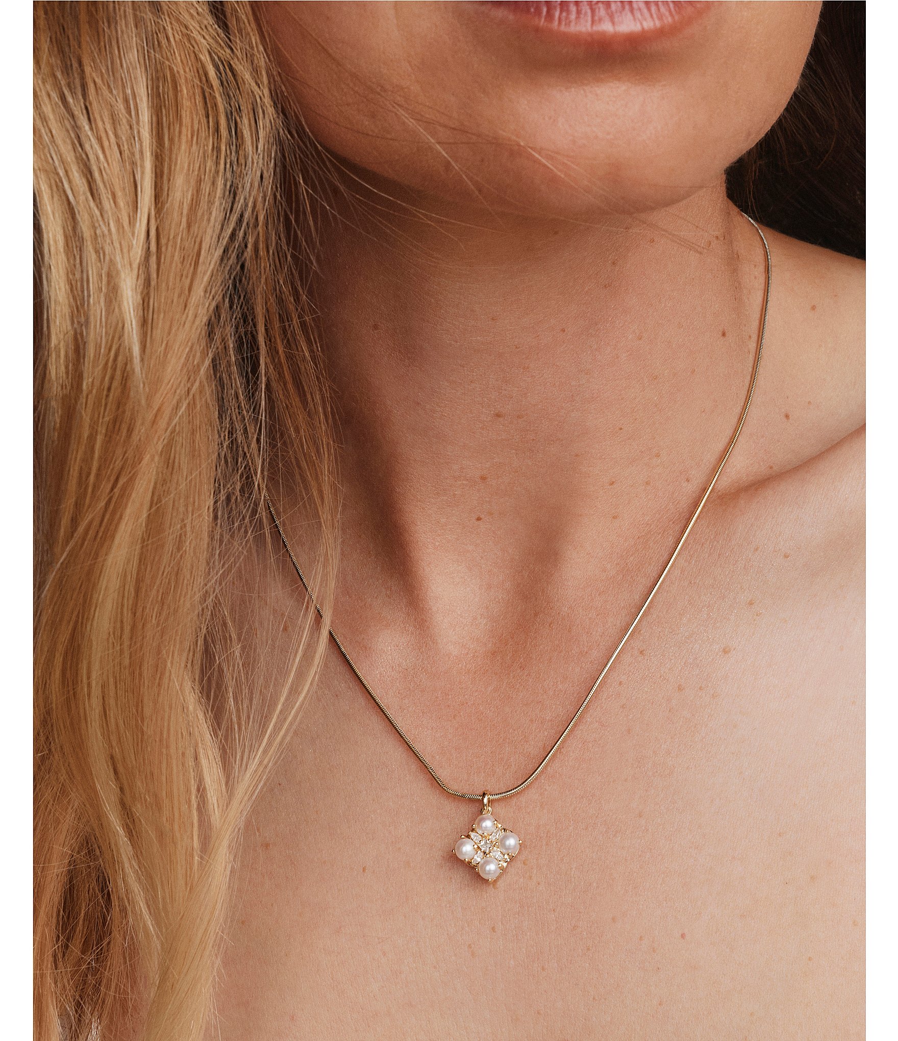 Kendra Scott Dira Pearl Short Pendant Necklace