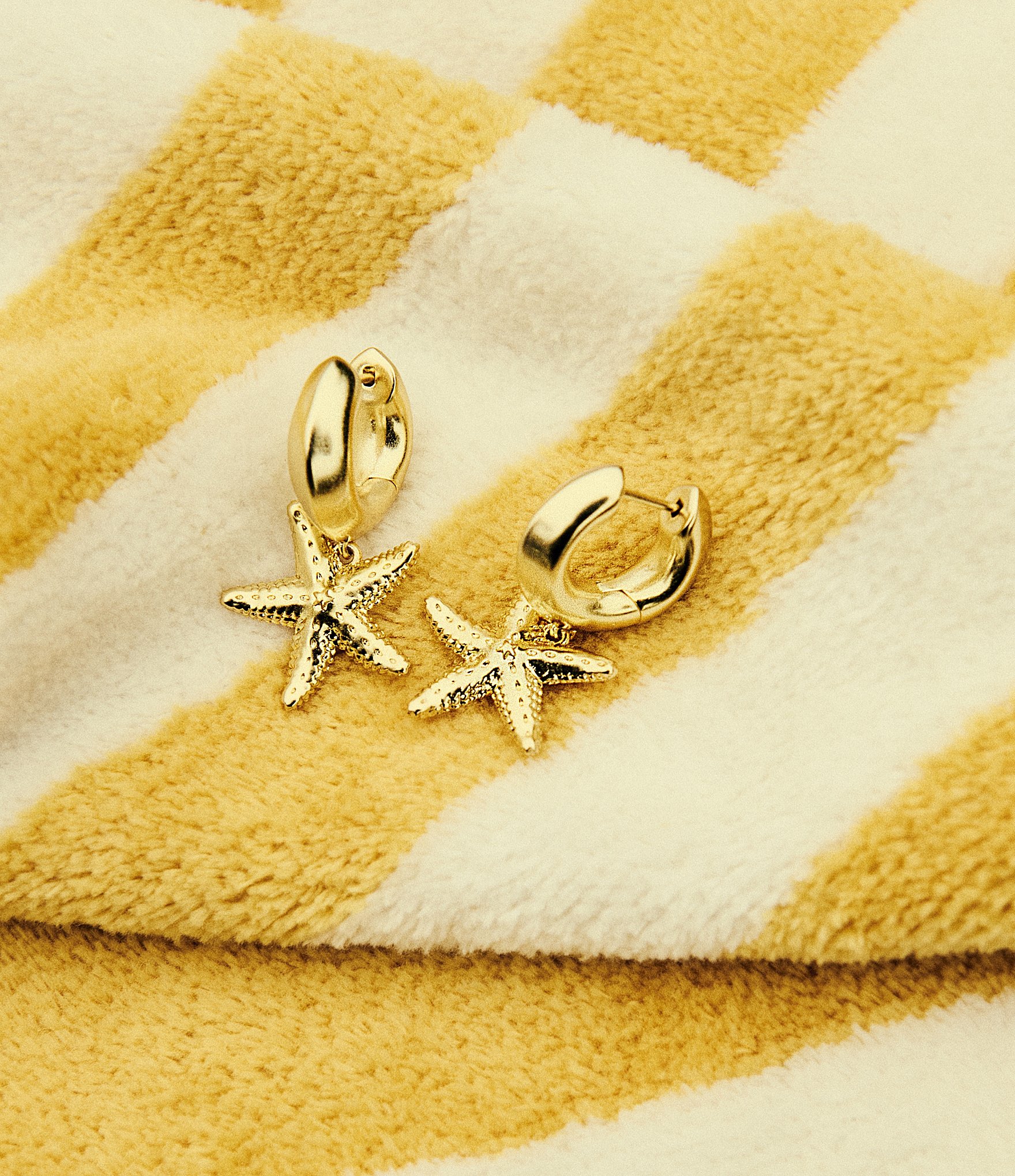 Kendra Scott Parker Starfish Huggie Hoop Earrings