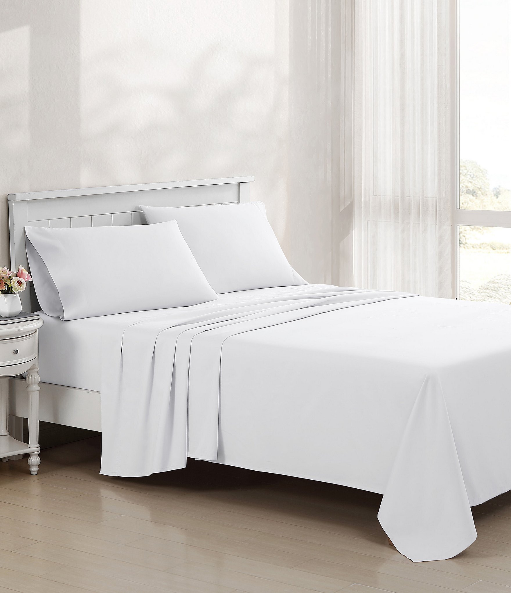 Laura Ashley 800-Thread Count Solid Sateen Sheet Set