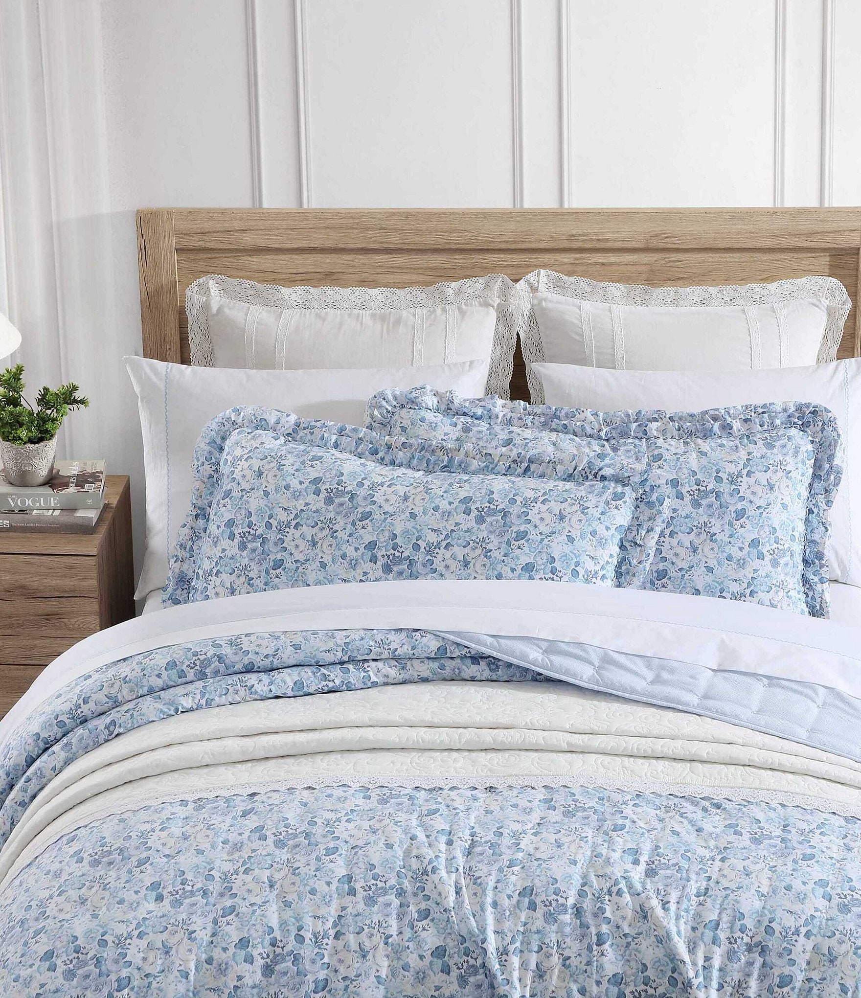 Laura Ashley Quartet Cashmere Blue Microfiber Quilt Mini Set