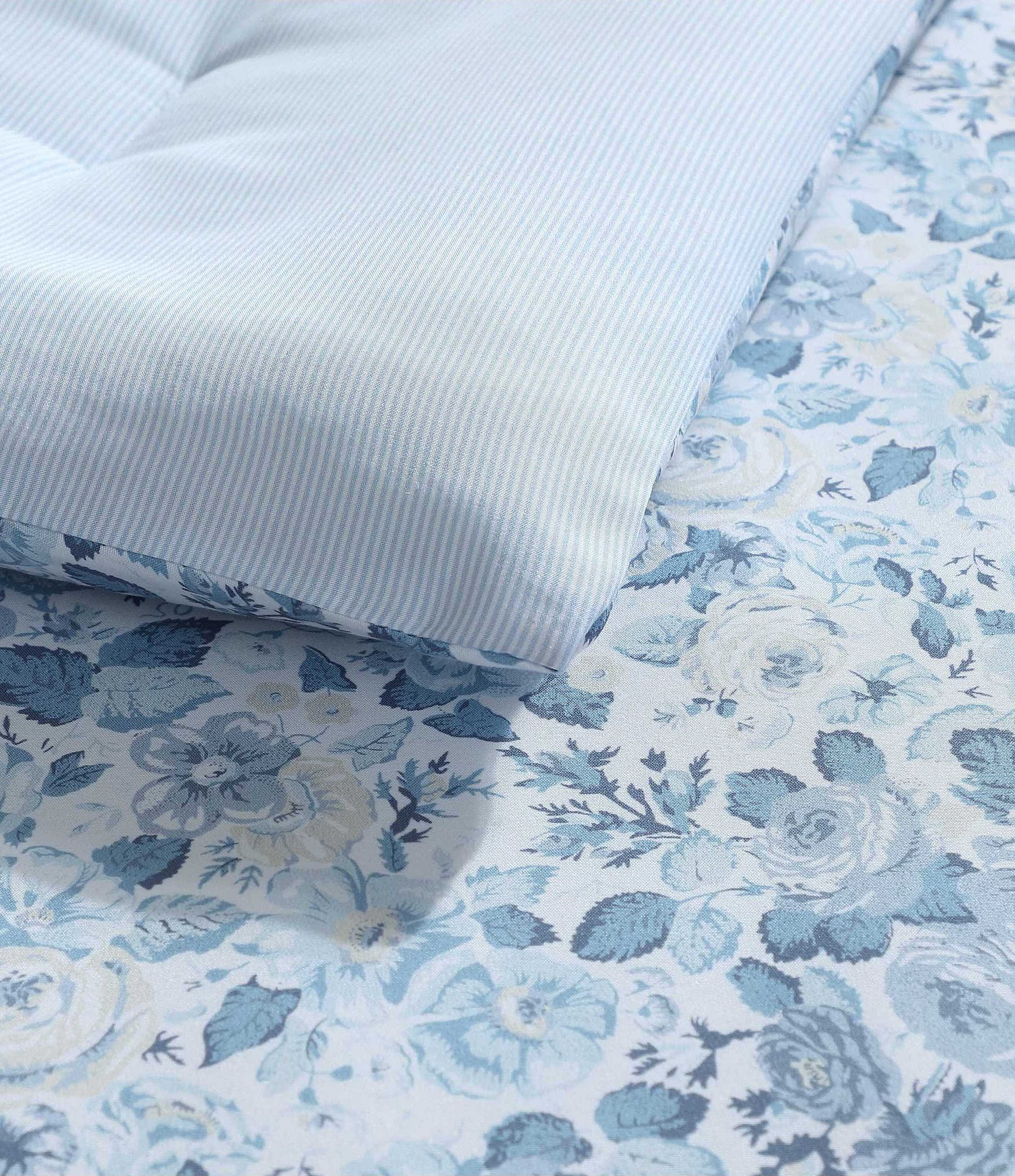 Laura Ashley Quartet Cotton Blend Cashmere Floral Reversible Comforter Mini Set