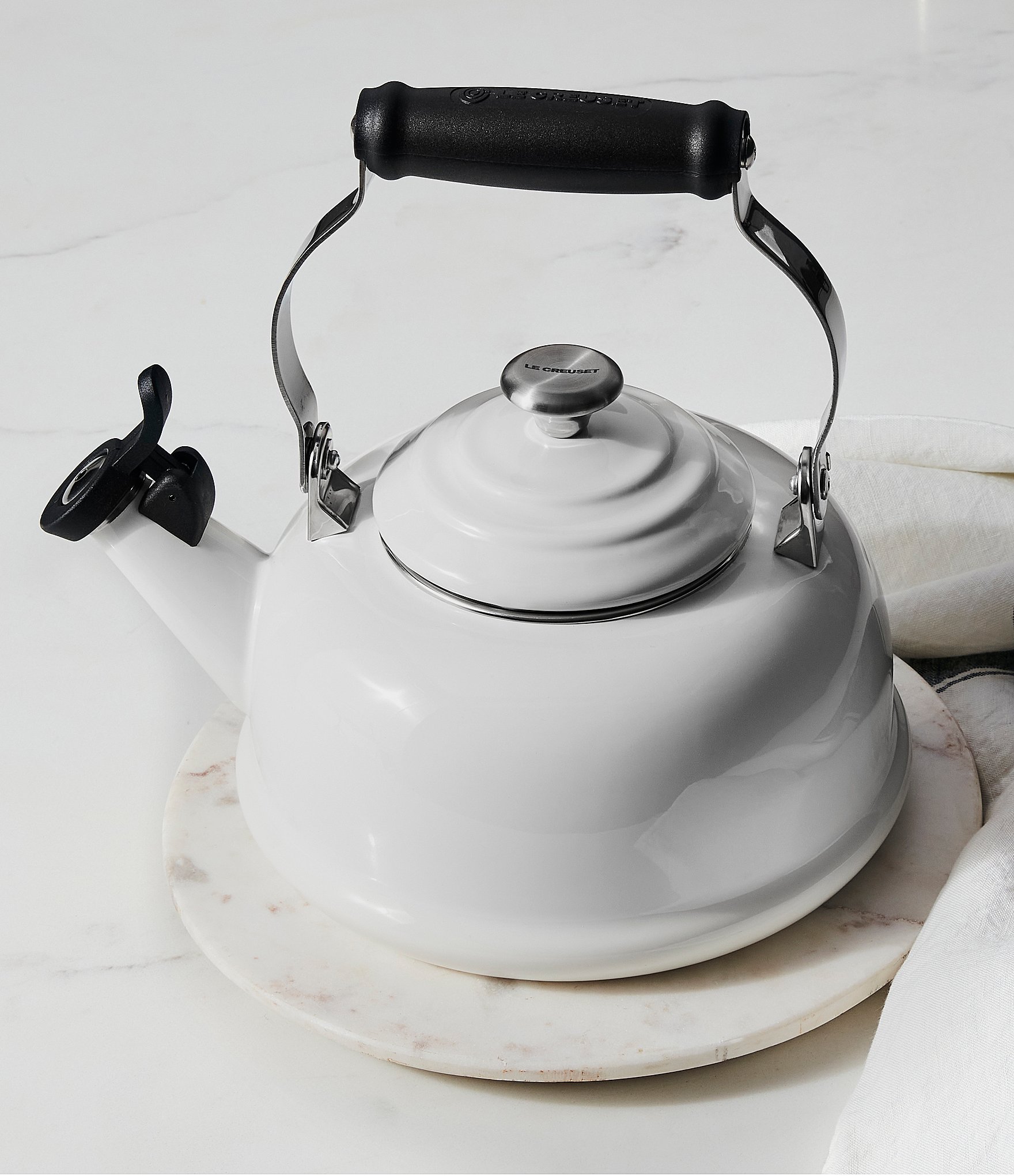 Le Creuset 1.7 -Quart Enamel Steel Classic Whistling Kettle with Stainless Steel Knob