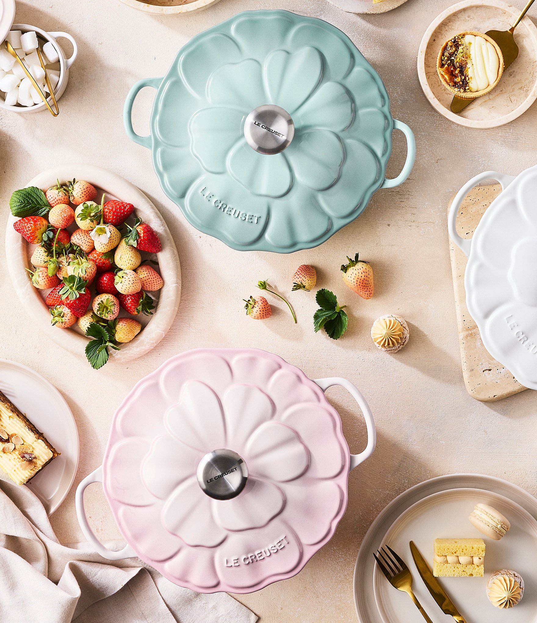 Le Creuset Signature Enameled Cast Iron Petal Braiser, 2.25qt.
