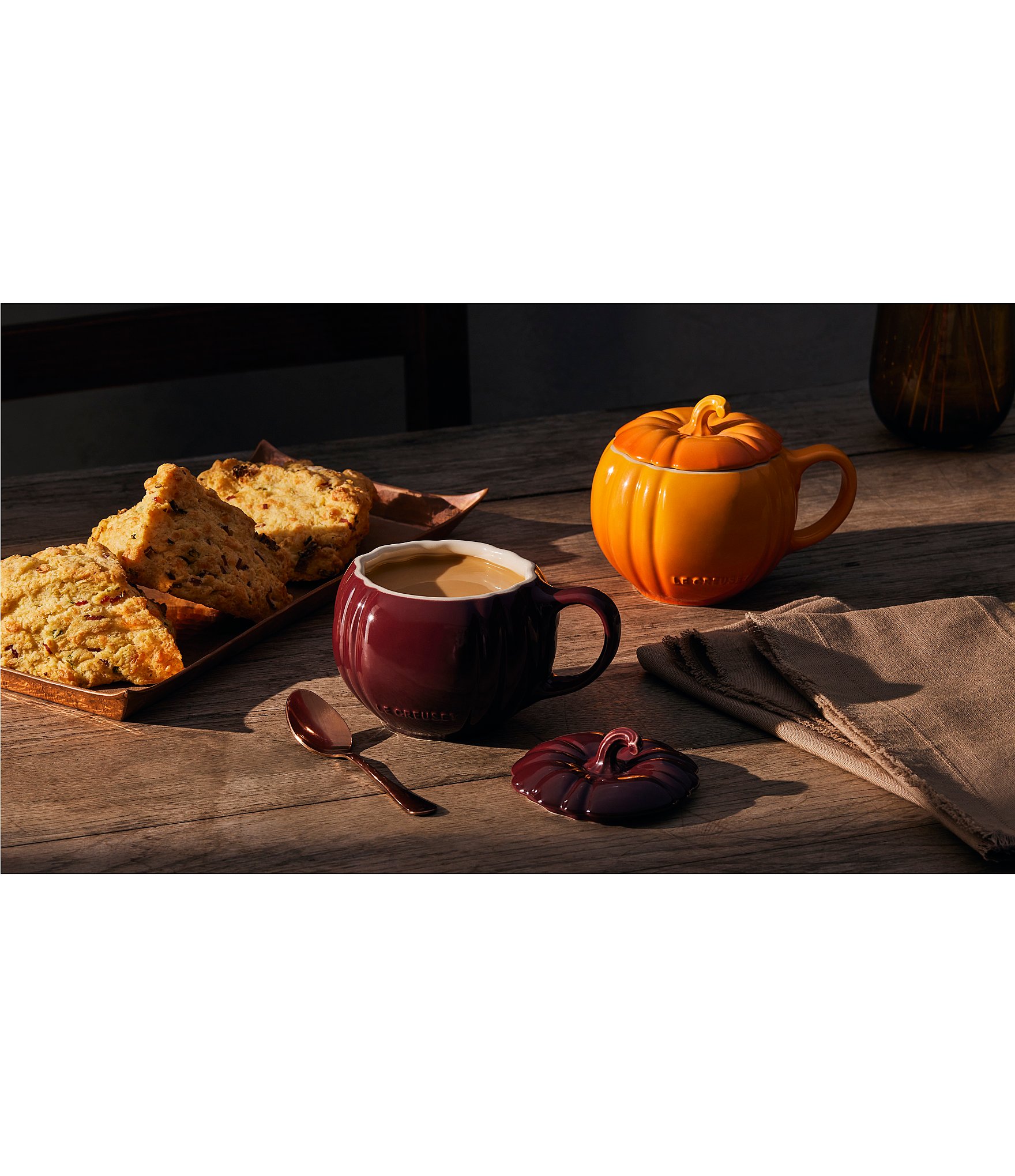 Le Creuset Stoneware Pumpkin Novelty Mug with Lid, 14-oz.