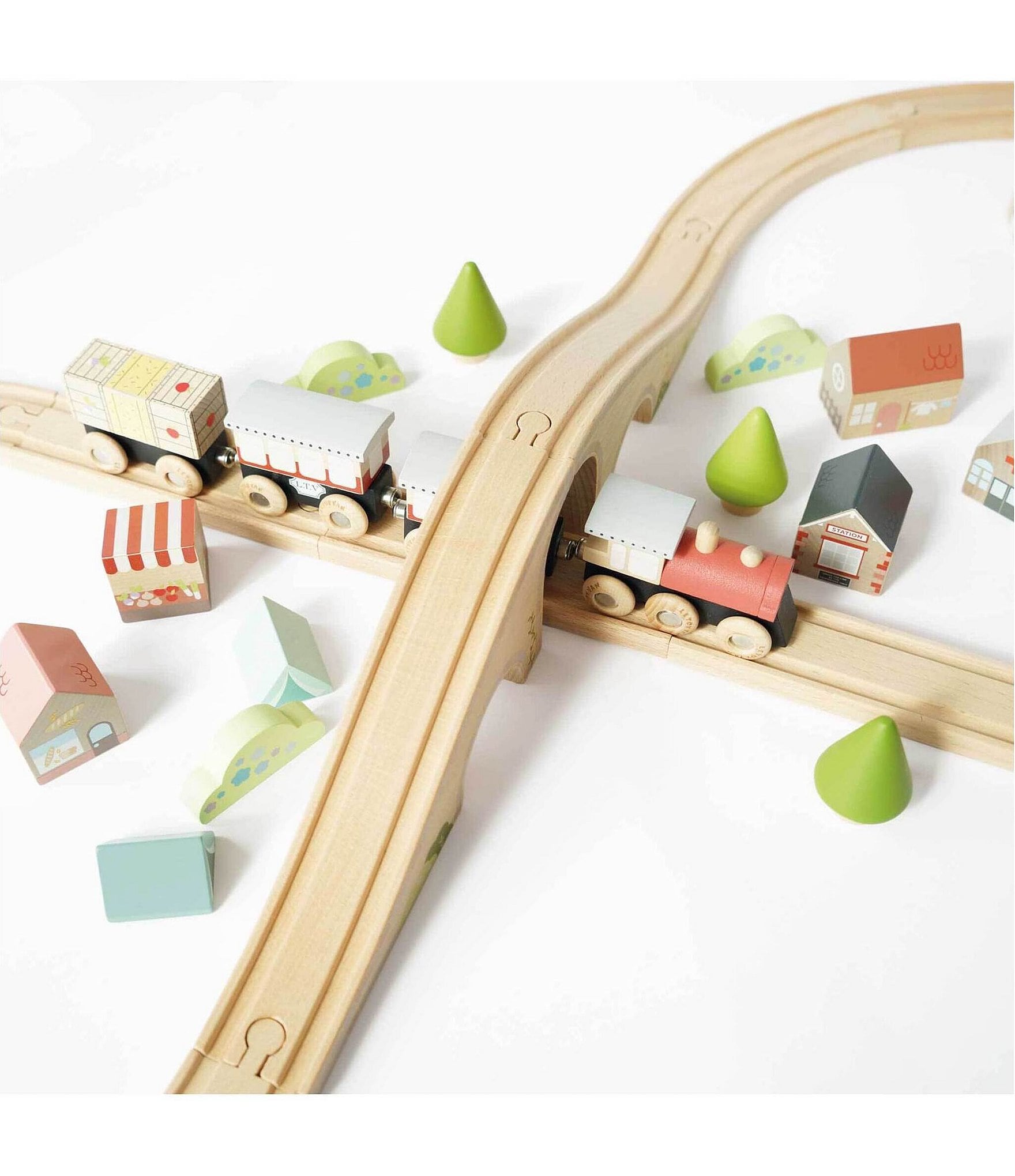 Le Toy Van Figure 8 Train Track Set