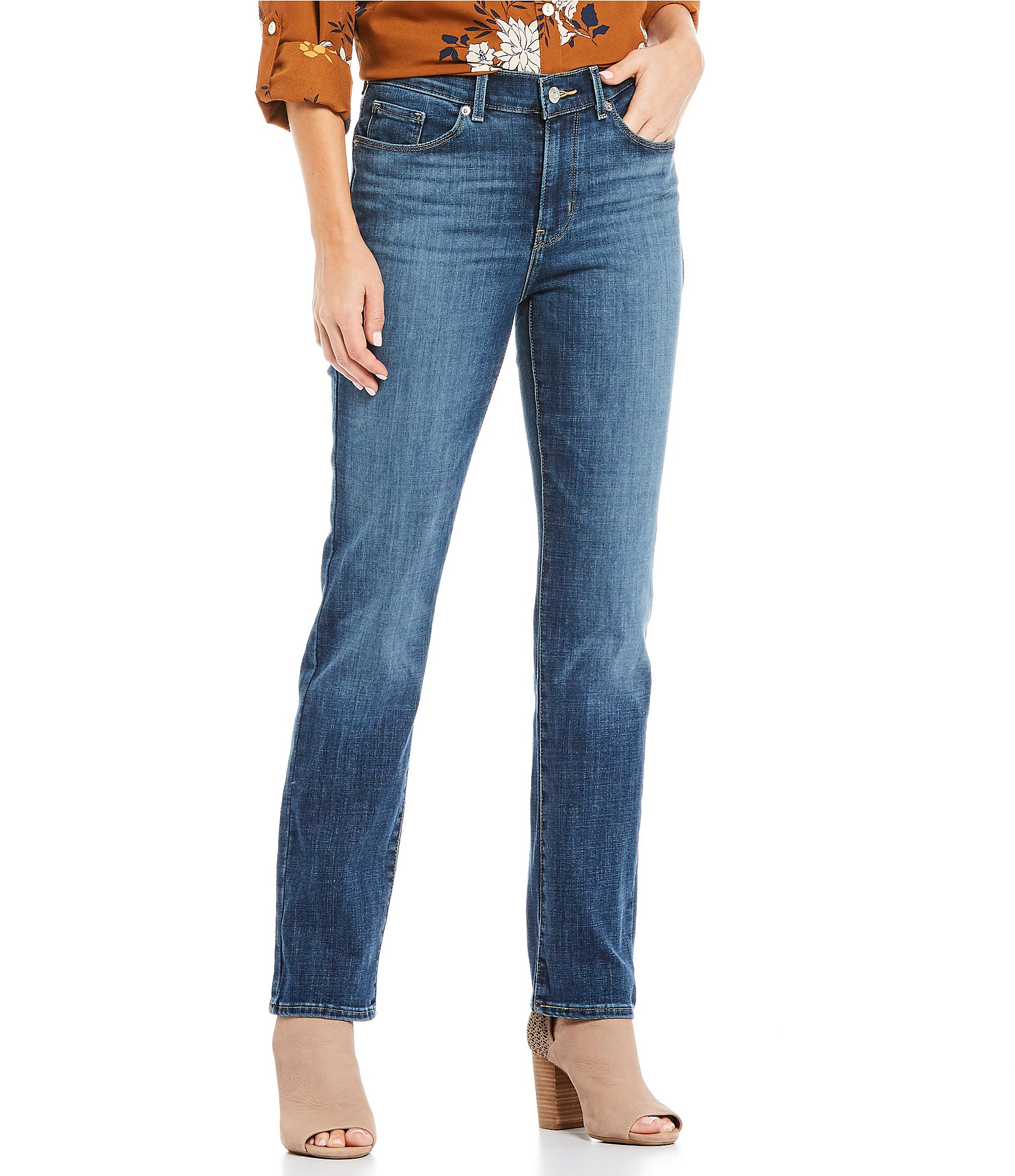 levi's classic straight fit jeans
