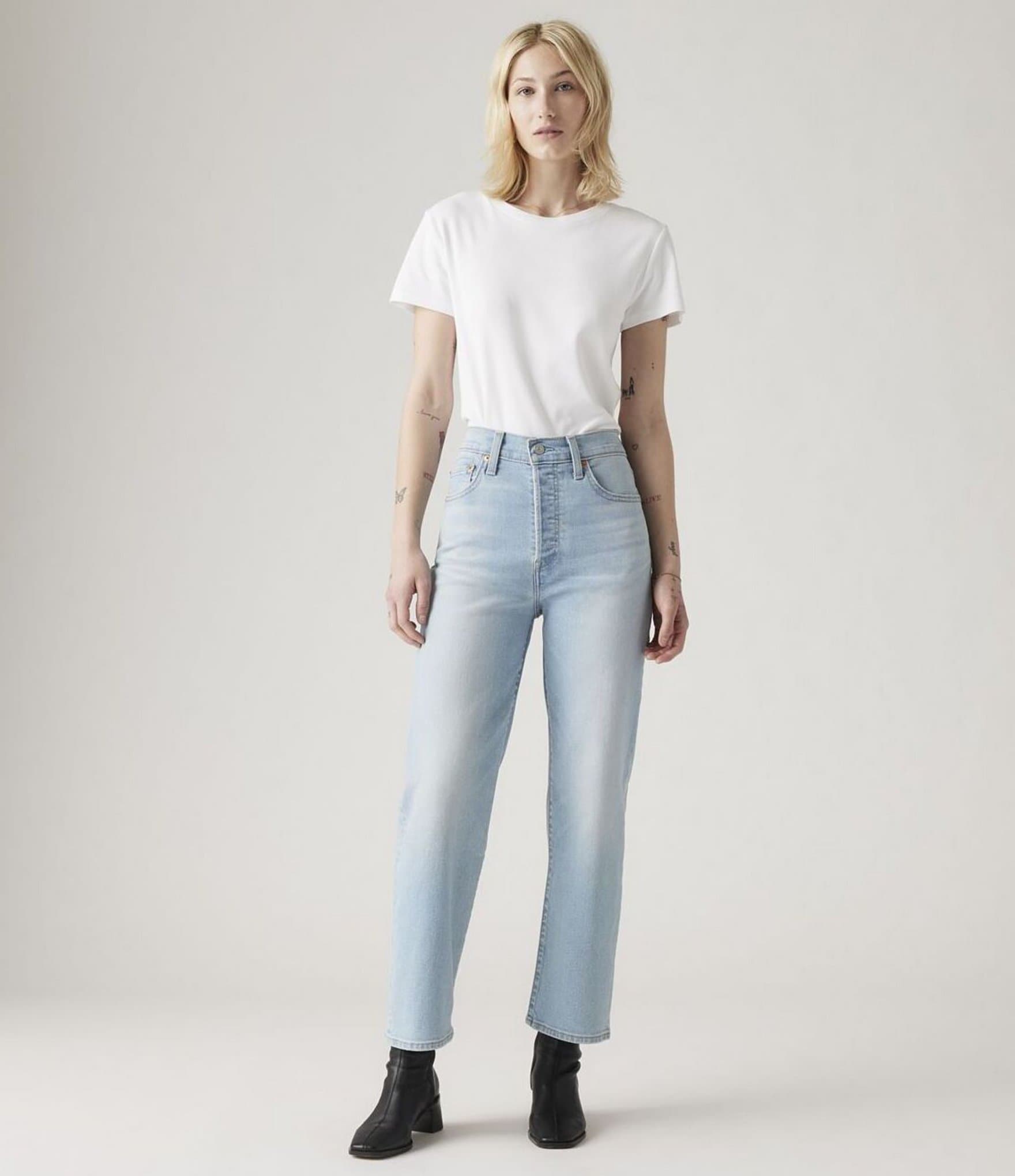 Levi's® Ribcage Straight Leg Ankle Jeans