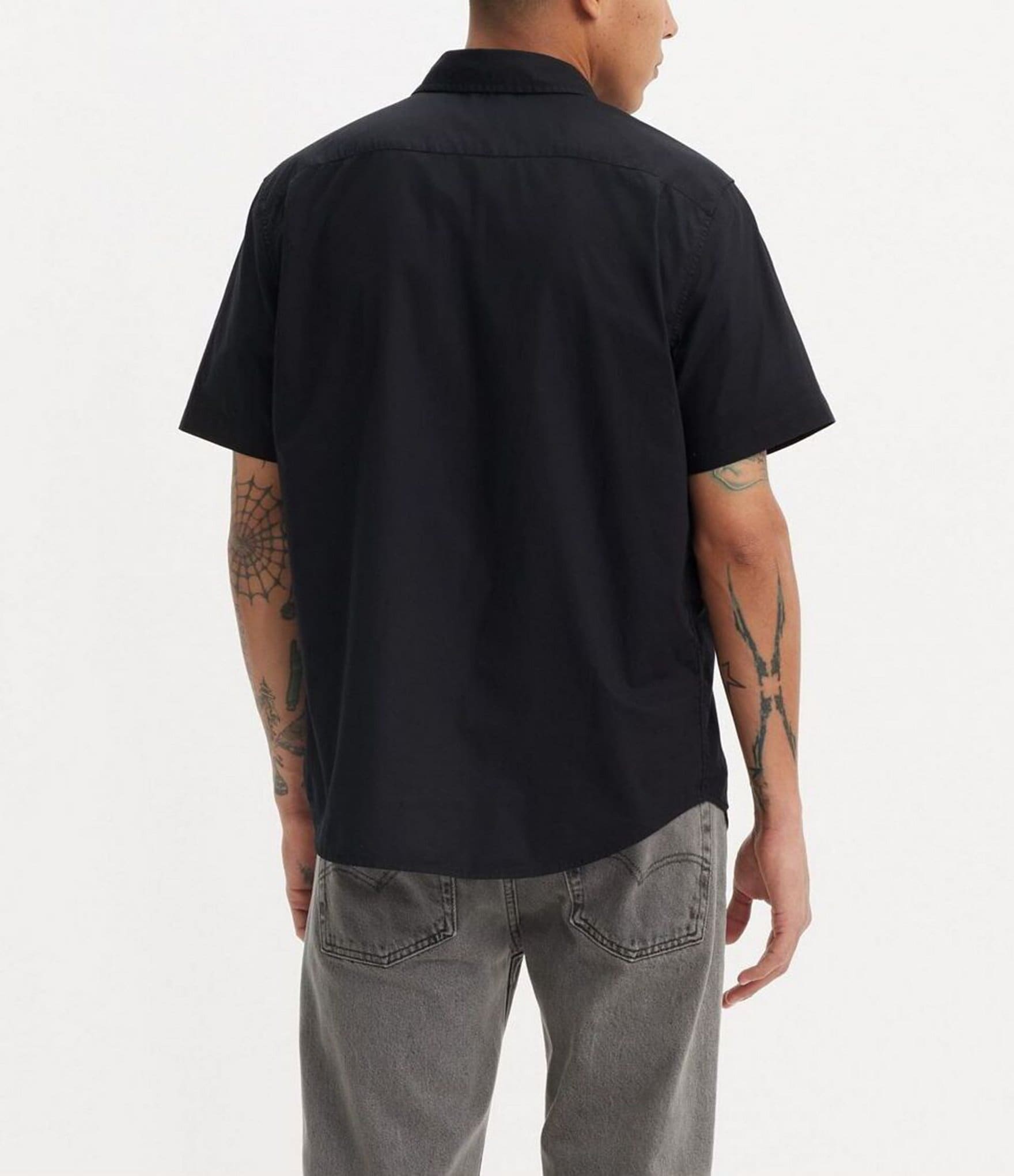 Levi's® Short-Sleeve Classic 1 Pocket Standard Fit Shirt