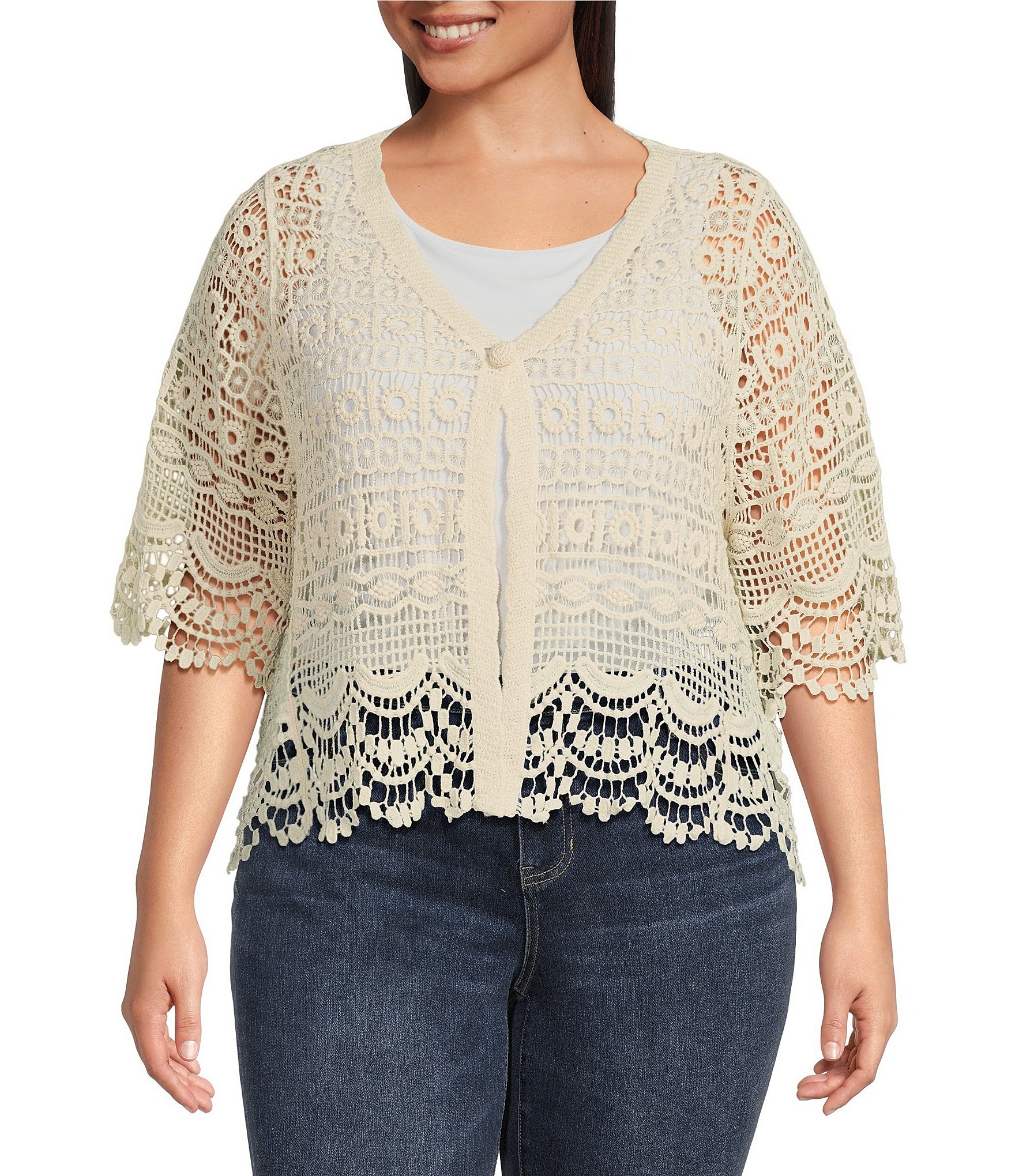 Liverpool Los Angeles Plus Size Lace-Trimmed V-Neck Short