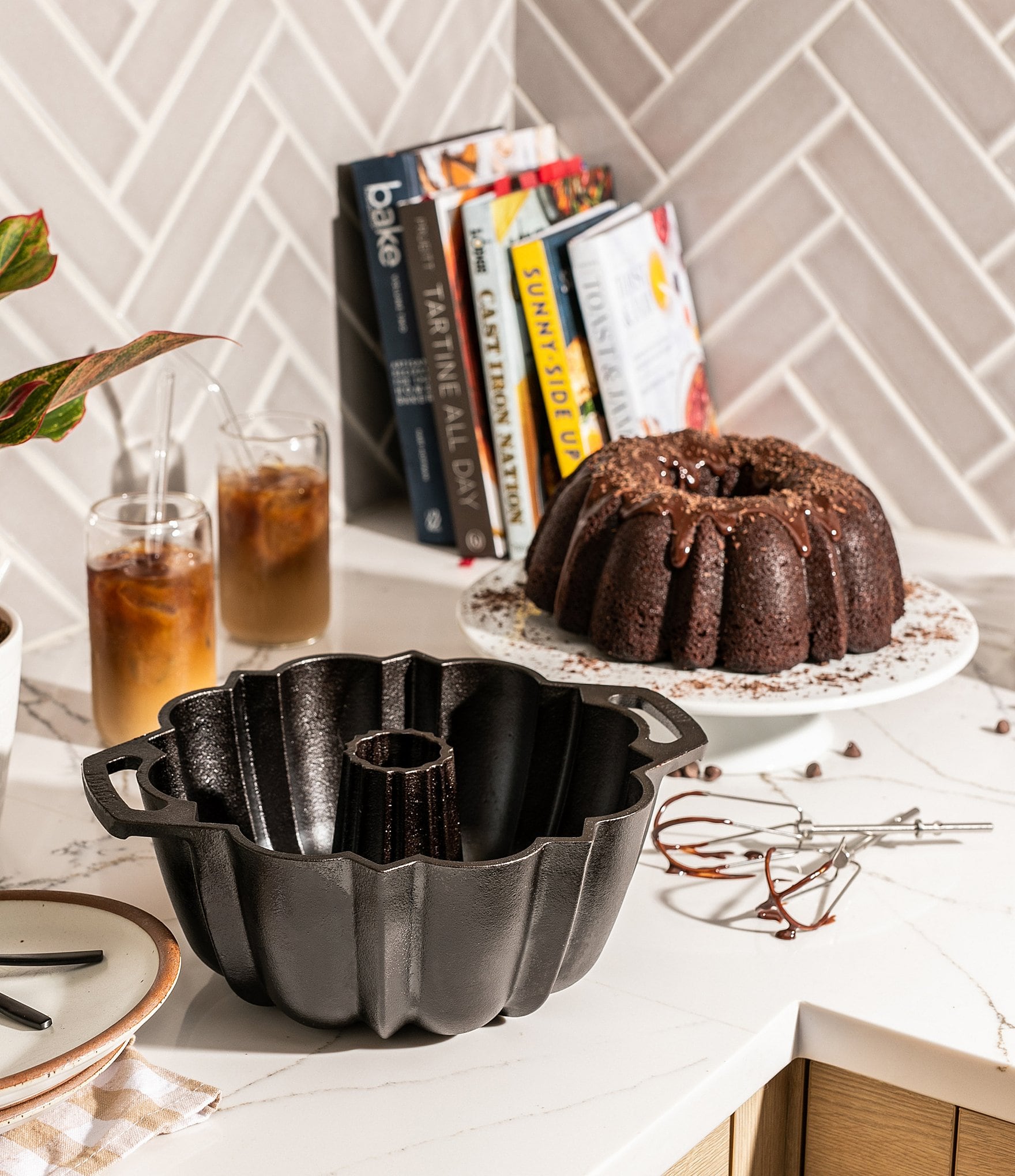 Lodge Cast Iron Seasoned Cast Iron Fluted Cake Pan