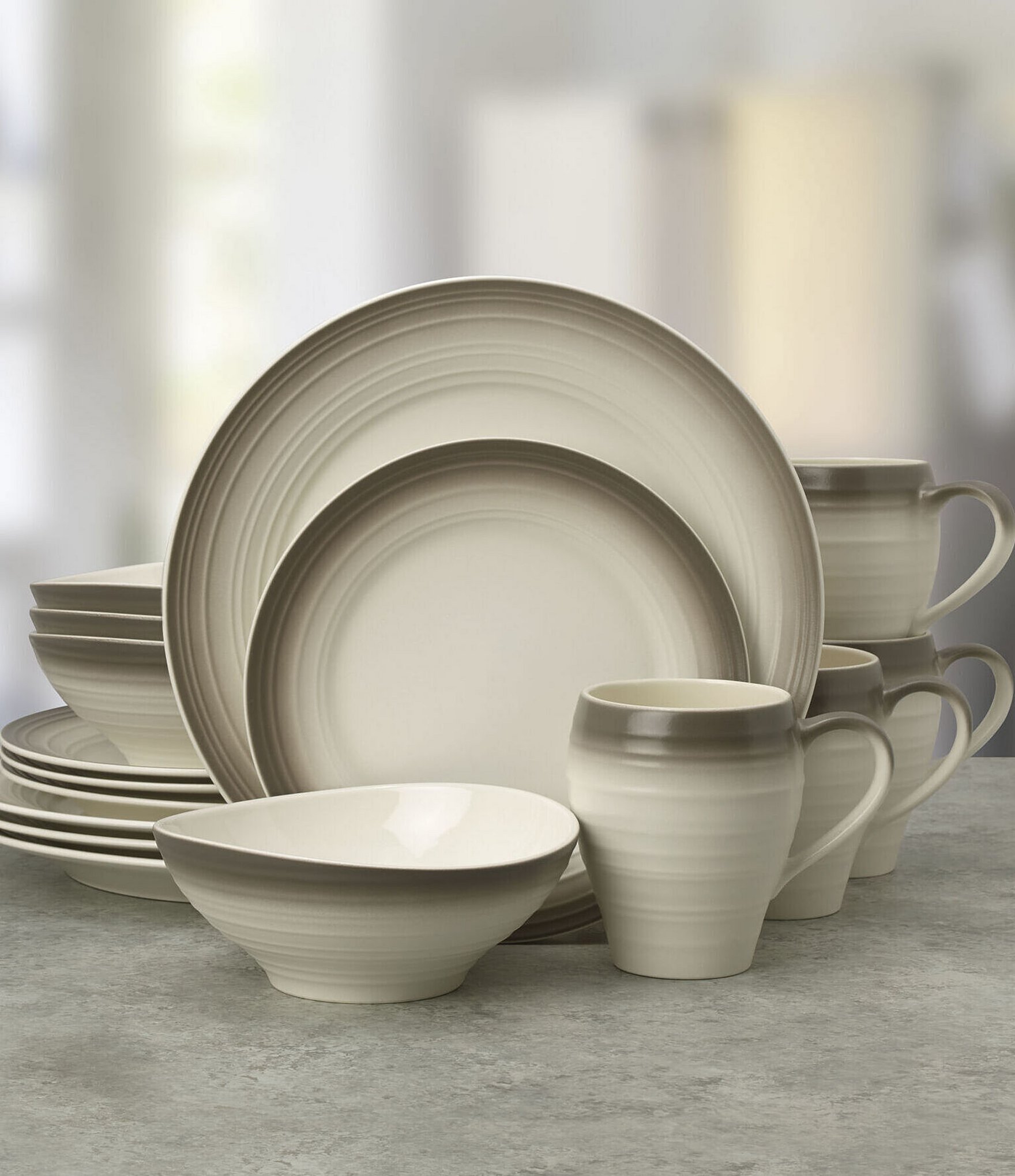 Mikasa Swirl 16-Piece Ombre Dinnerware Set
