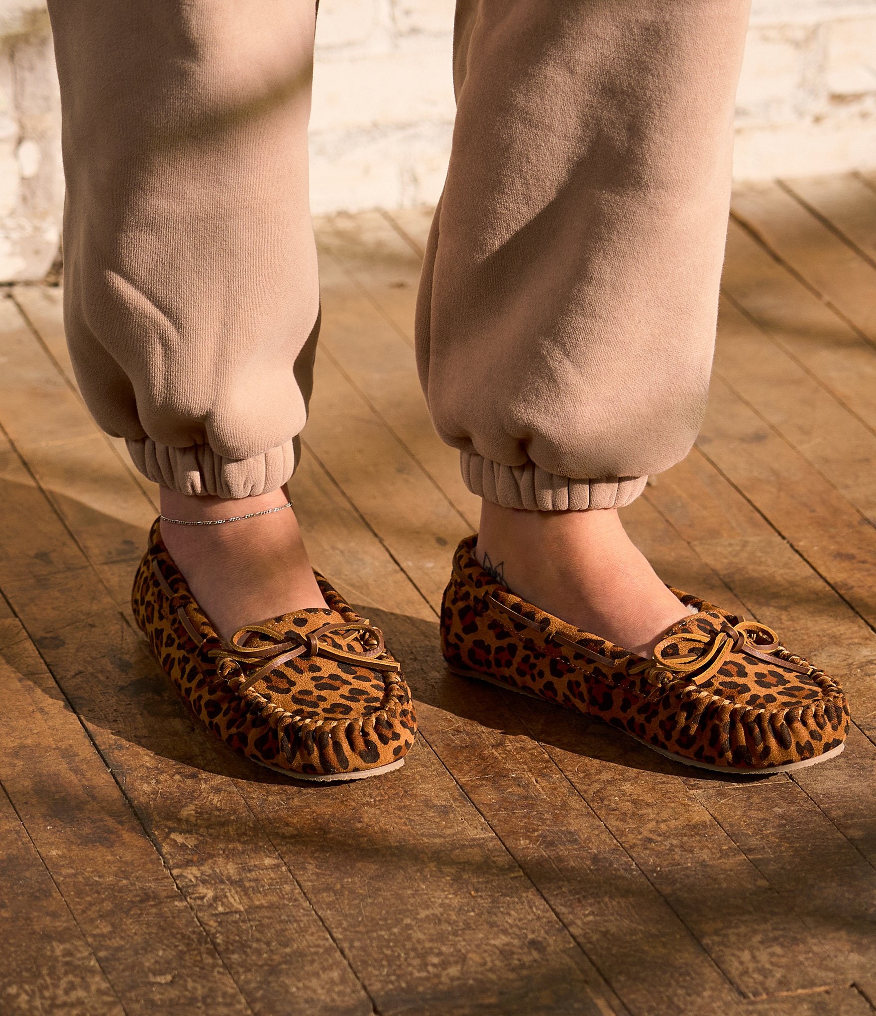 Minnetonka Cally Leopard Print Faux Fur Lined Moccasin Slippers