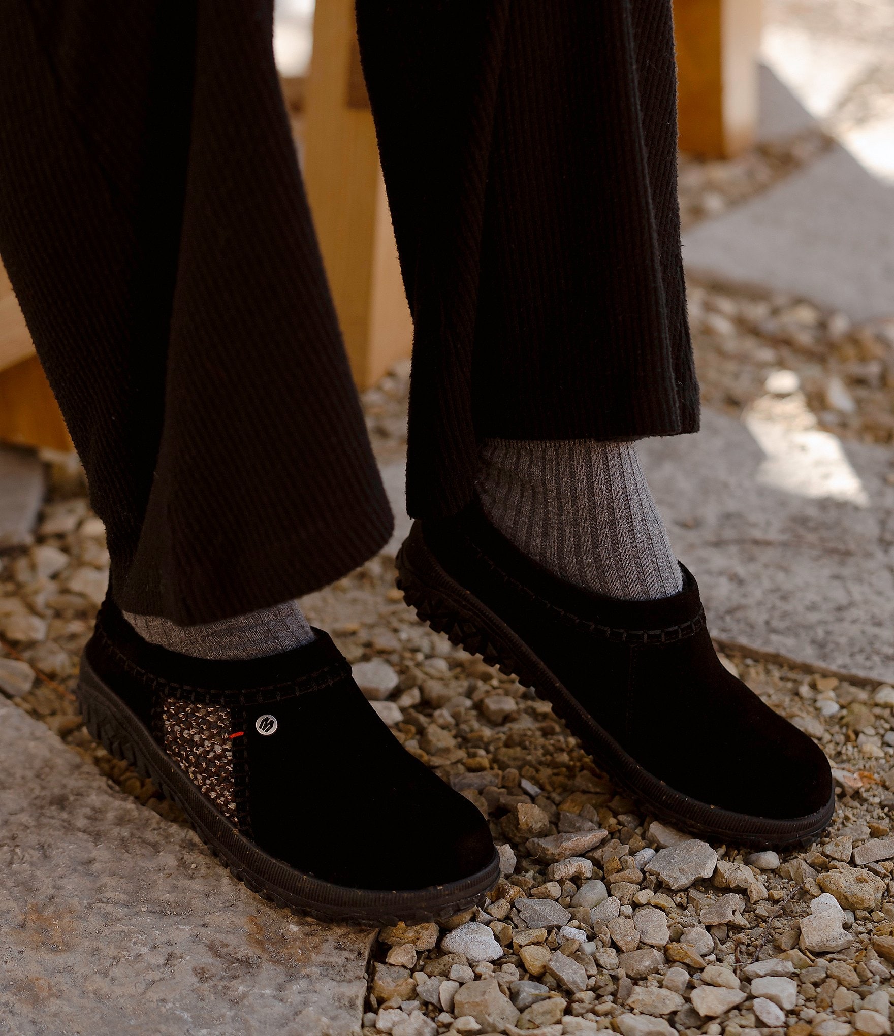 Minnetonka Women's Tamarra Suede Clogs