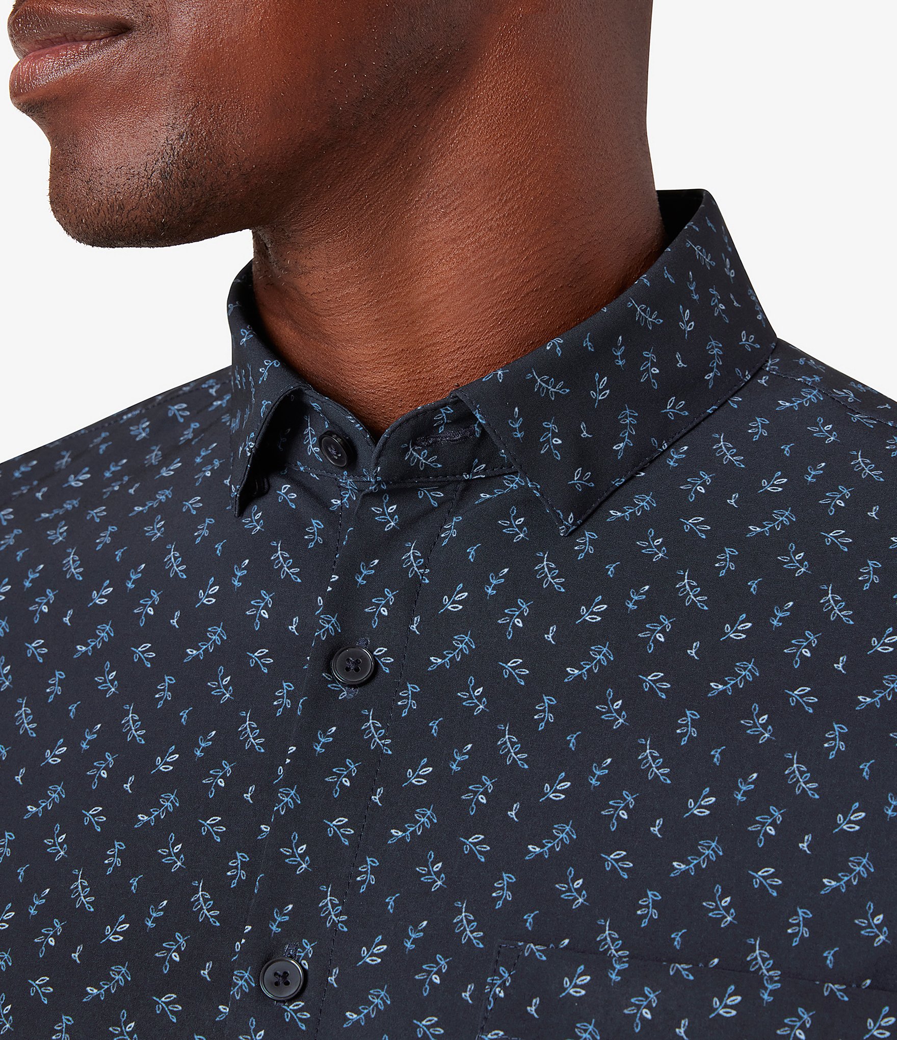 Mizzen+Main Performance Stretch Leeward Multi Leaf Print Short Sleeve Woven Shirt