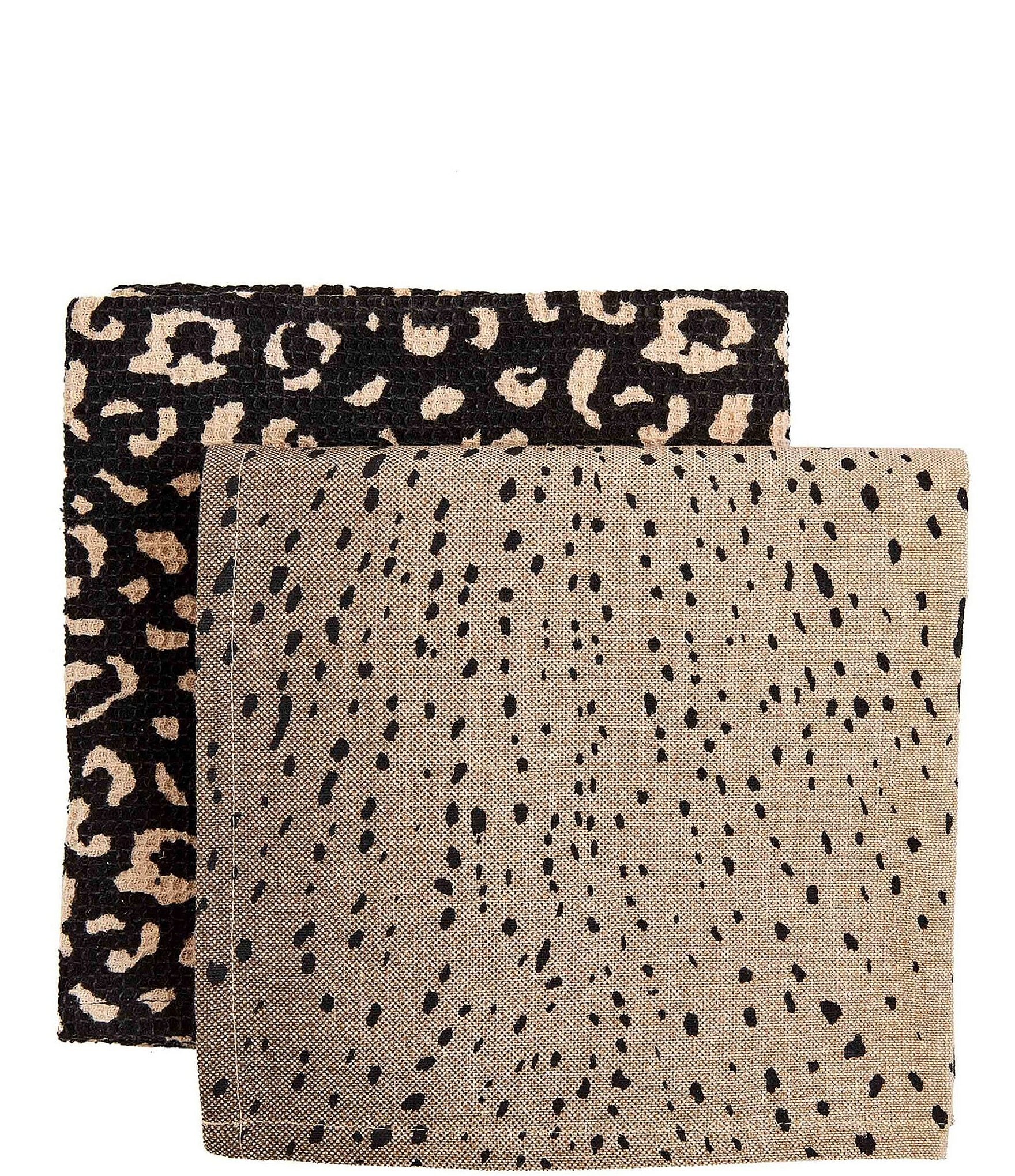 https://dimg.dillards.com/is/image/DillardsZoom/zoom/mud-pie-mercantile-fawn-animal-print-towel-set/00000000_zi_20350563.jpg