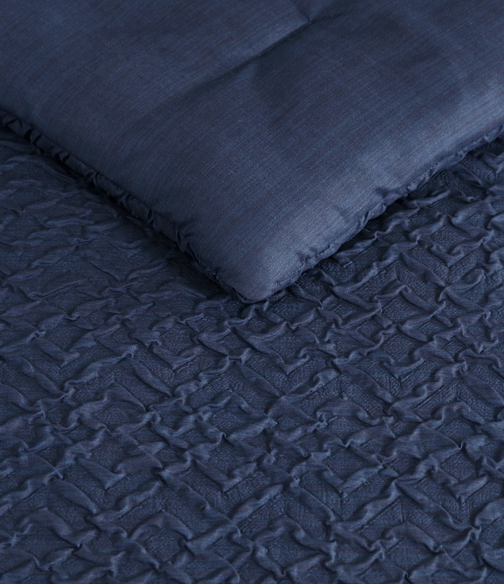 Nautica Point Harbor Navy Embossed Duvet Cover Mini Set