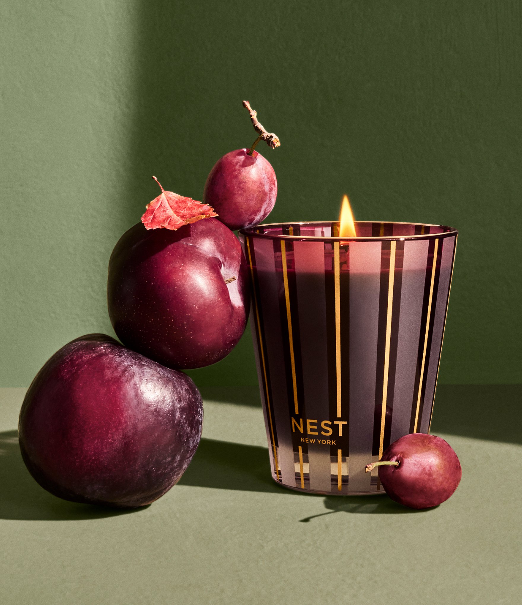 NEST New York Autumn Plum Classic Candle