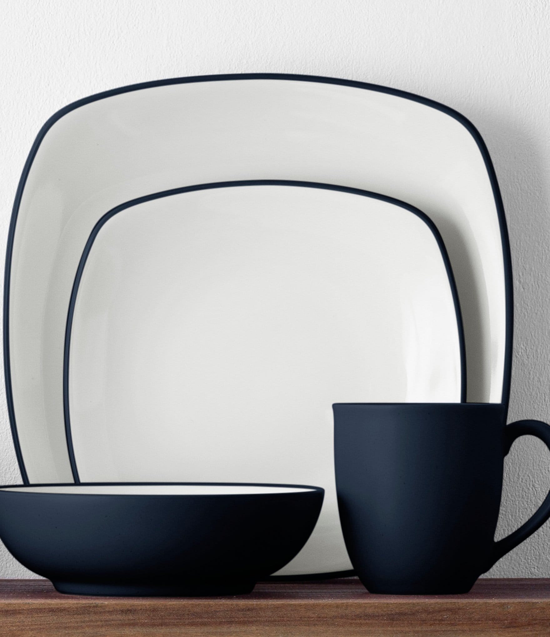 Noritake Colorwave Collection Square Place Setting