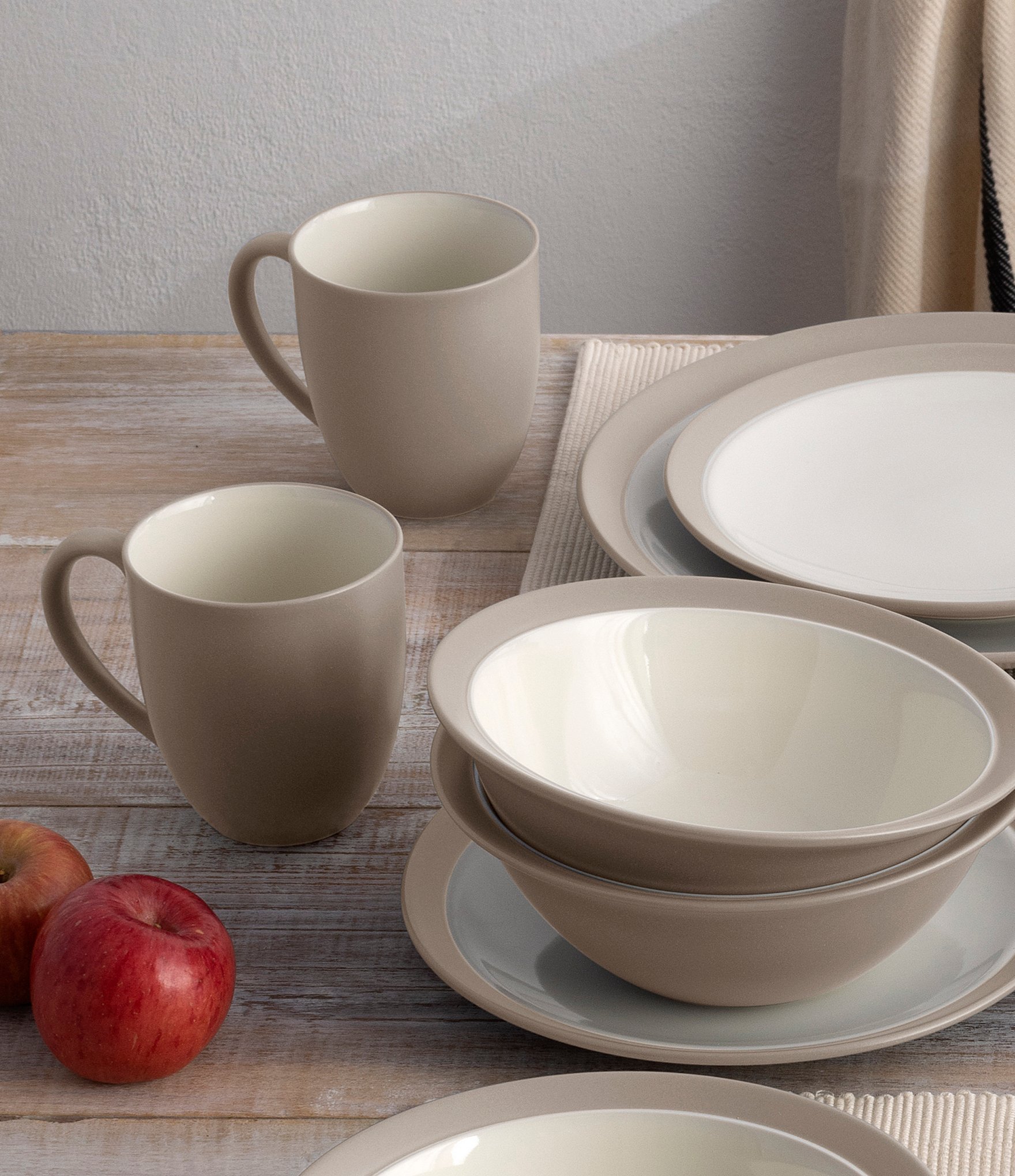 Noritake Colorwave Collection 16-Piece Curve Set, Service For 4