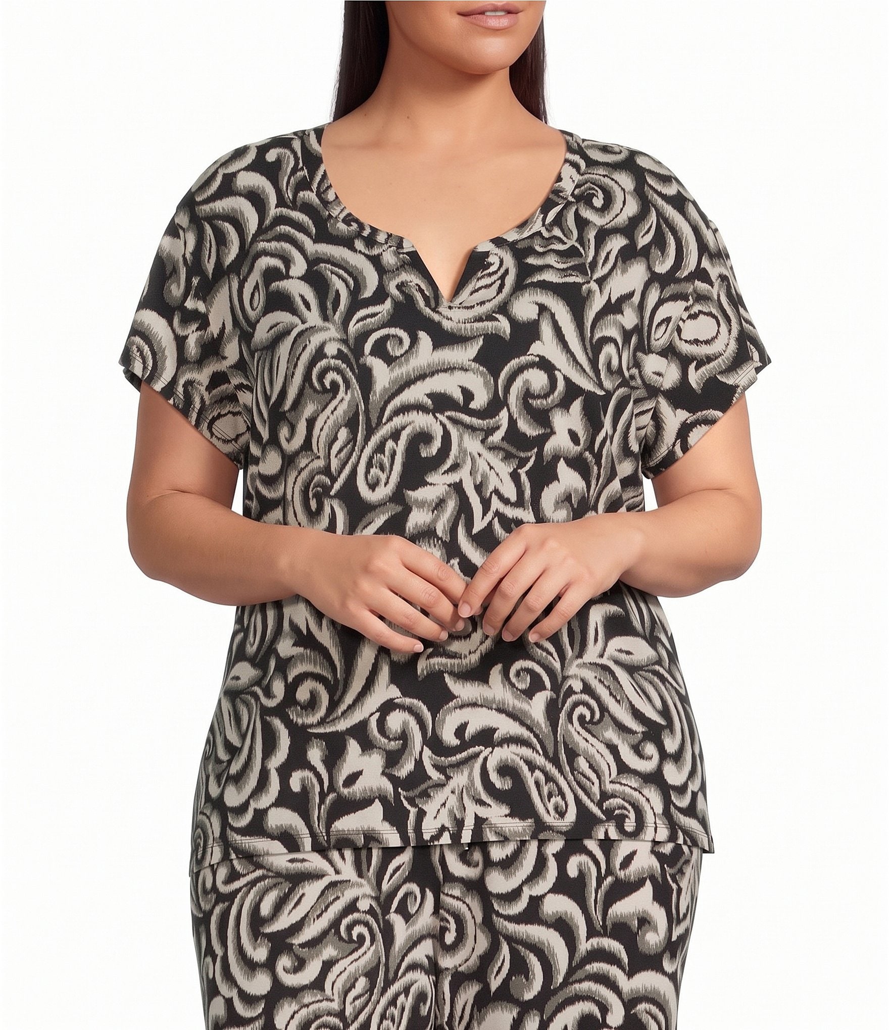 Nottibianche Plus Size Ikat Print Short Sleeve Split Round Neck Coordinating Knit Sleep Top