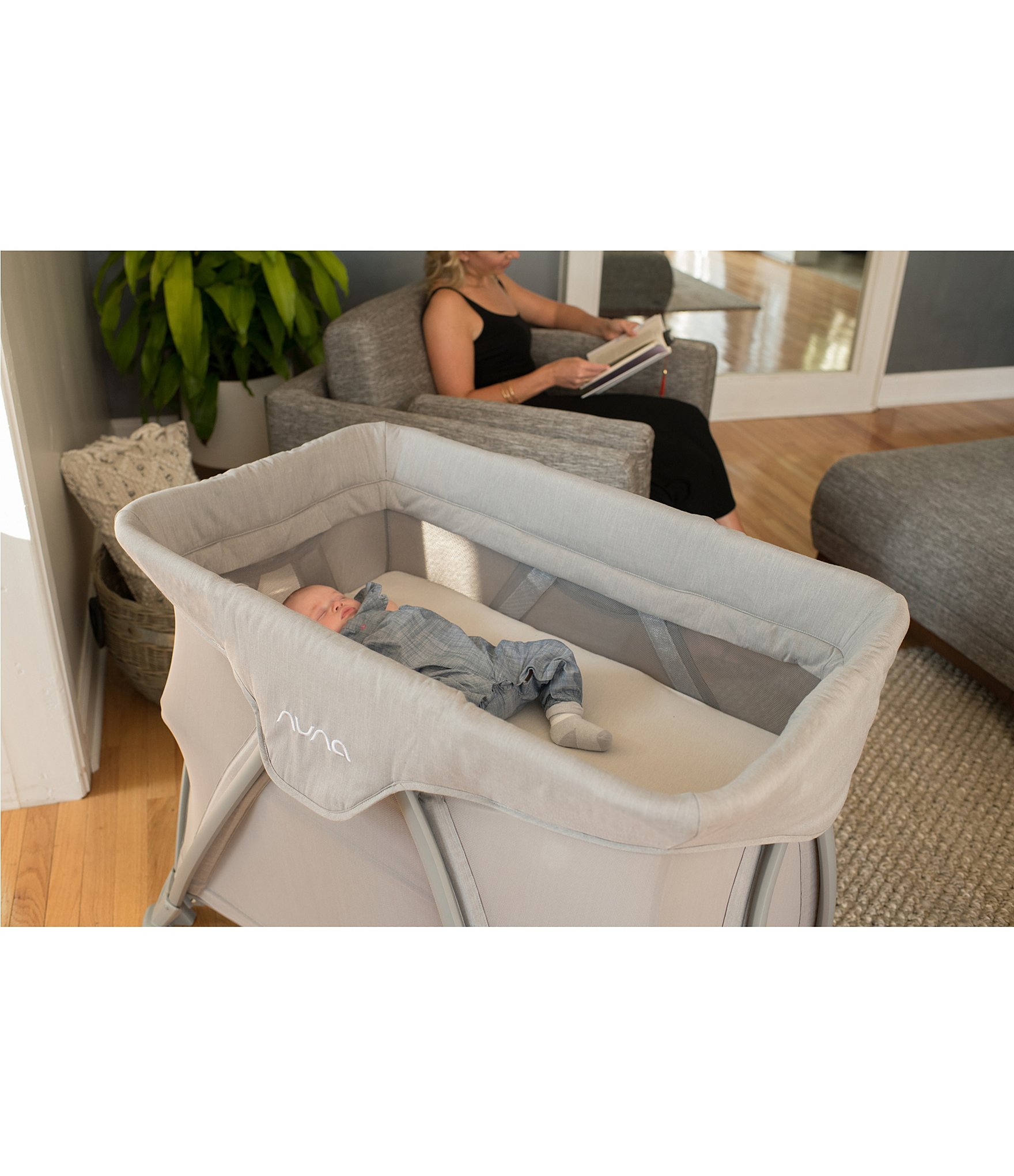 Nuna Cove Aire Travel Cot/Bedside Bassinet