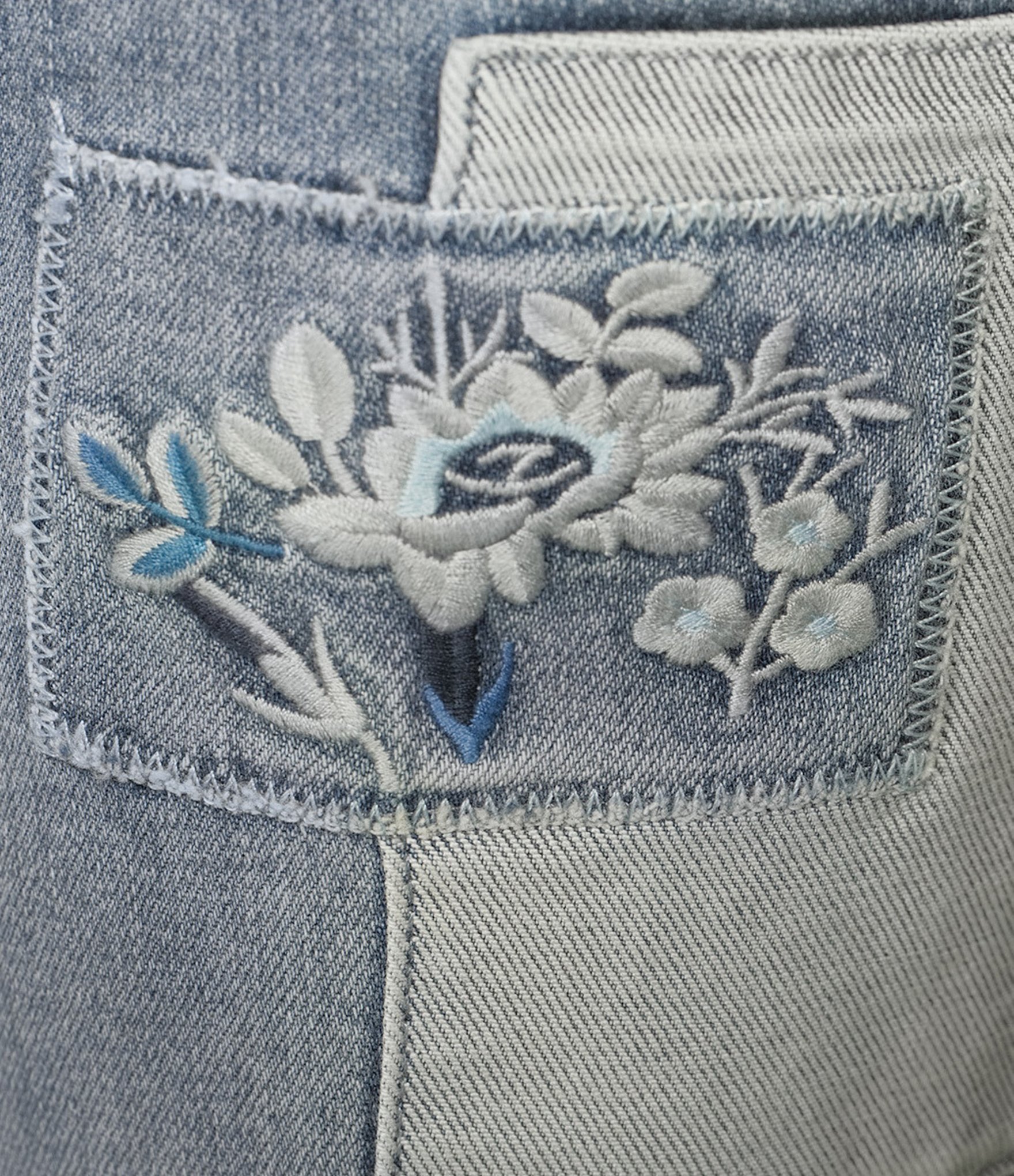 NYDJ Margot Lift Tuck® Embroidered Patch Cropped Girlfriend Jean