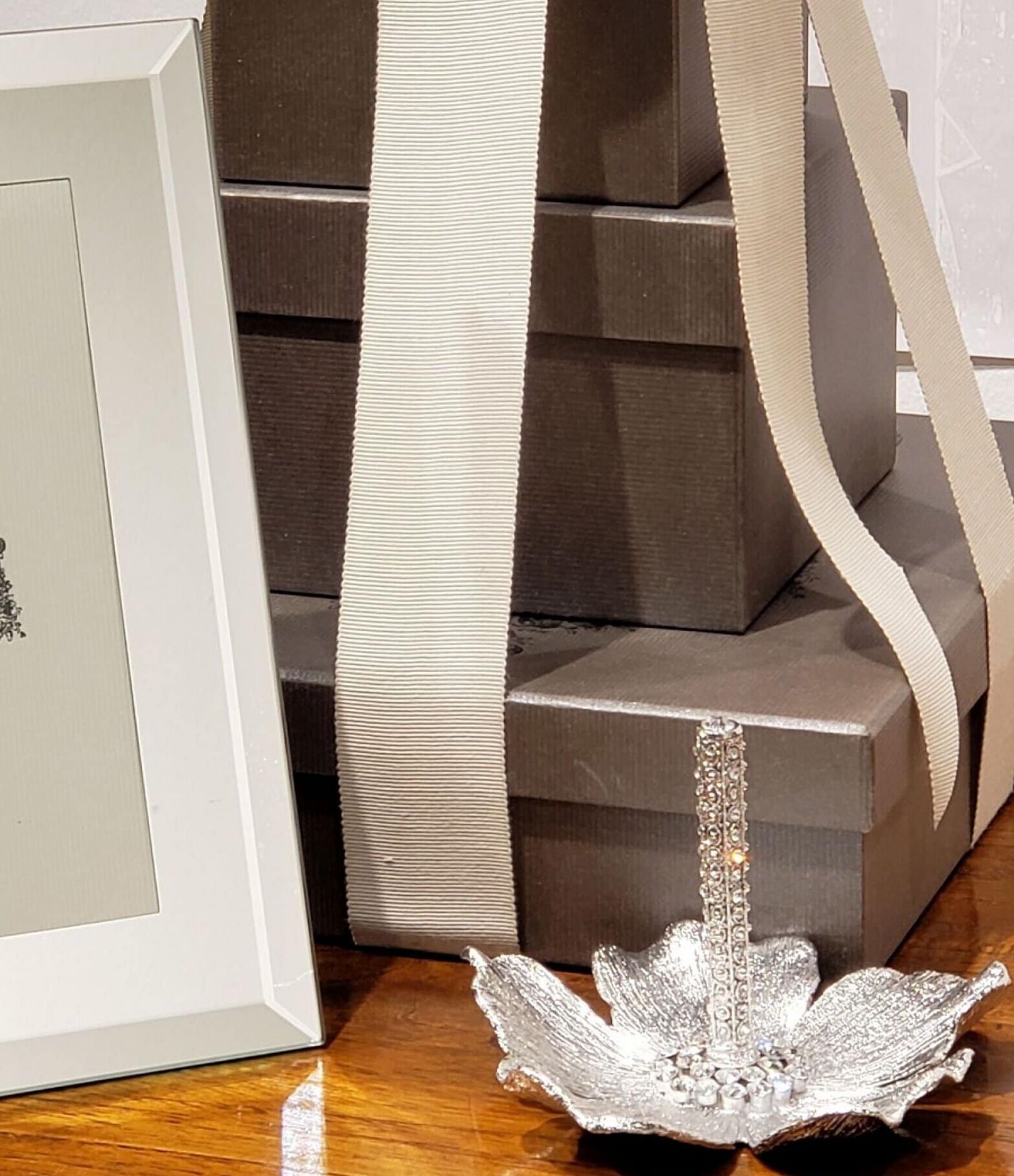 Olivia Riegel Botanica Floral Crystal Ring Holder