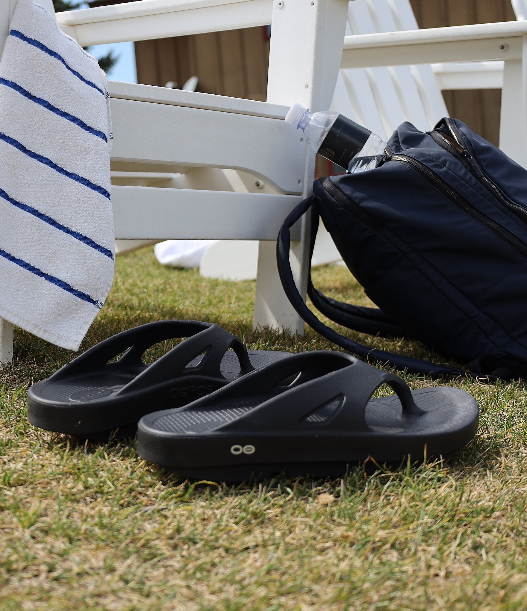 OOFOS Men's OOriginal Thong Sandals