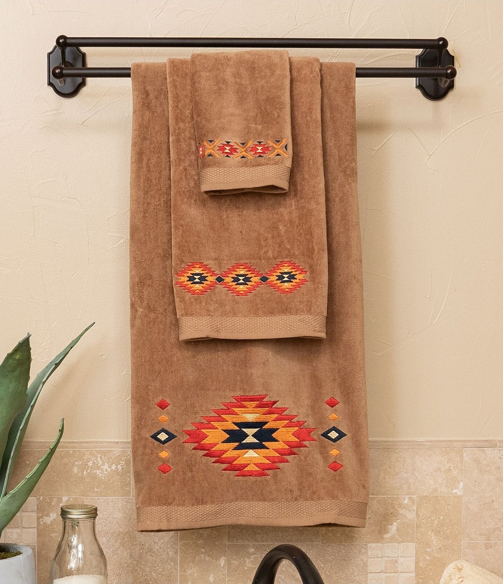 Paseo Road by HiEnd Accents Del Sol Embroidered 3-Piece Bath Towel Set