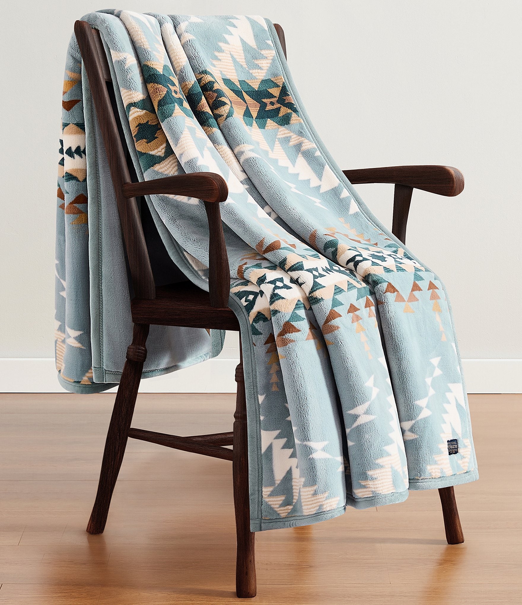 Pendleton Bridge Creek Reversible Plush Throw