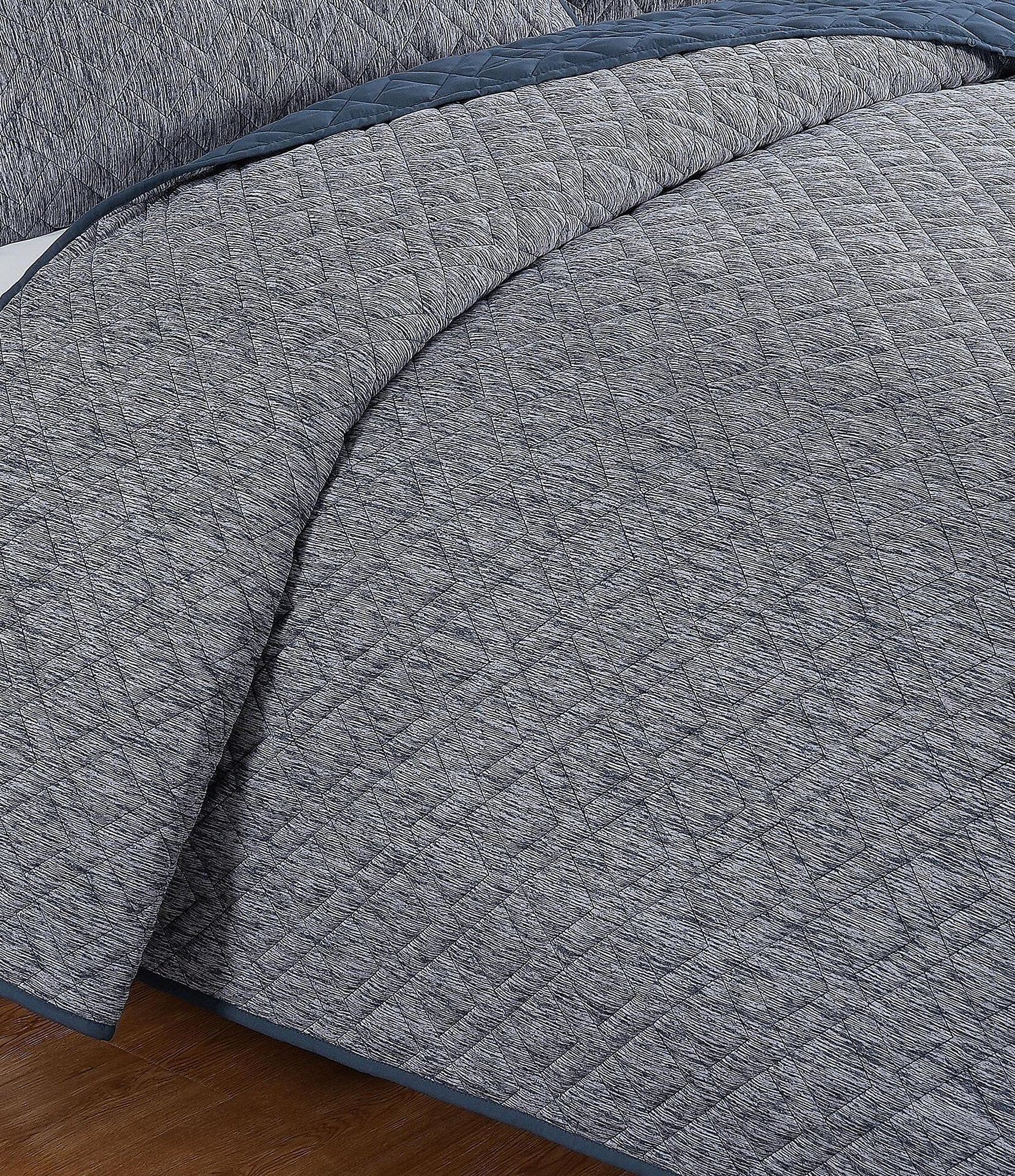 Perry Ellis Henley Quilt Mini Set