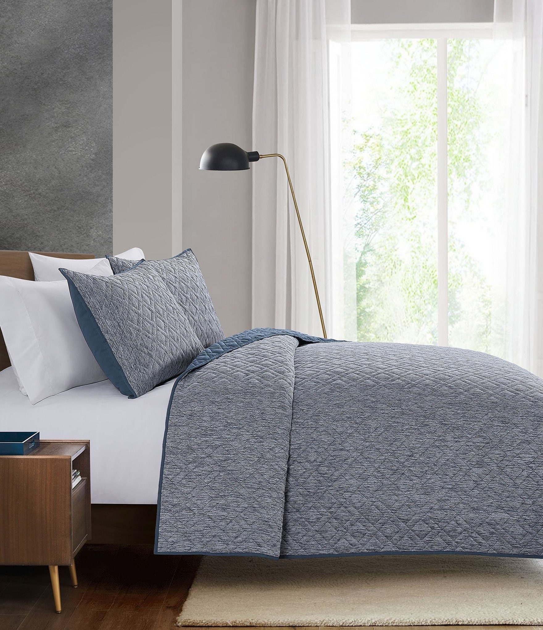 Perry Ellis Henley Quilt Mini Set