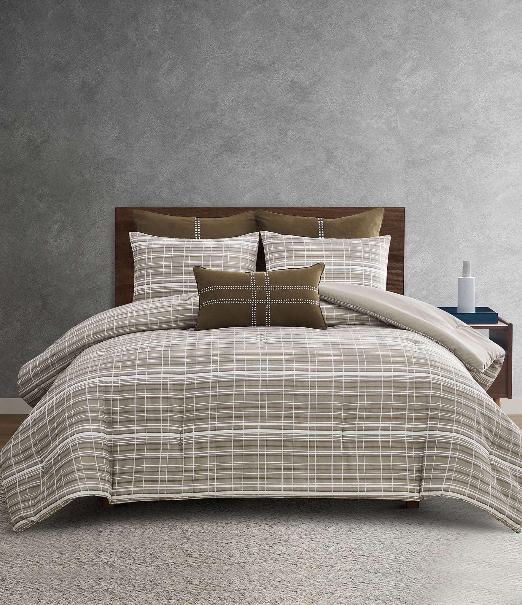 Perry Ellis Wilde Filled Euro Sham