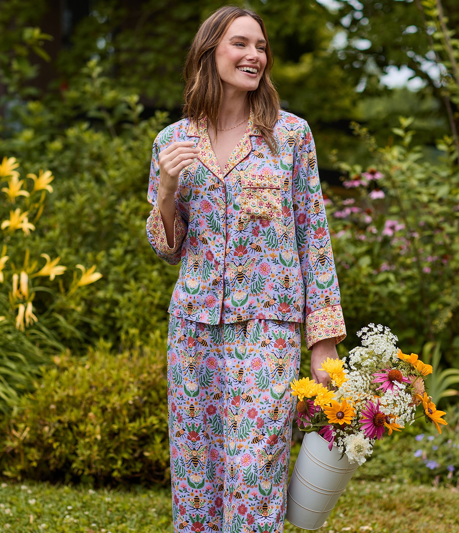 Printfresh Bee Tapestry Print Long Sleeve Notch Collar Eco Satin Long Pajama Set