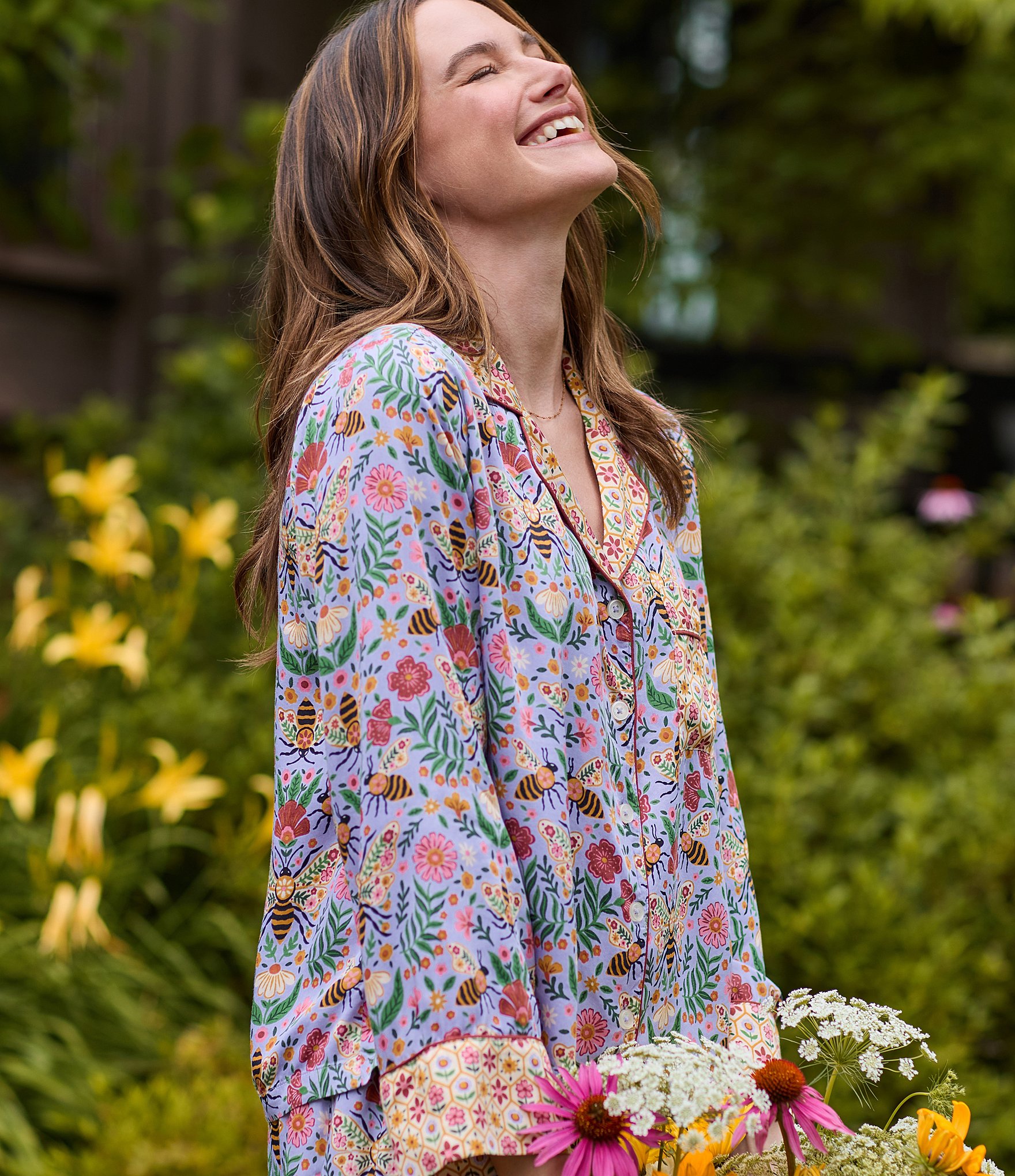 Printfresh Bee Tapestry Print Long Sleeve Notch Collar Eco Satin Long Pajama Set