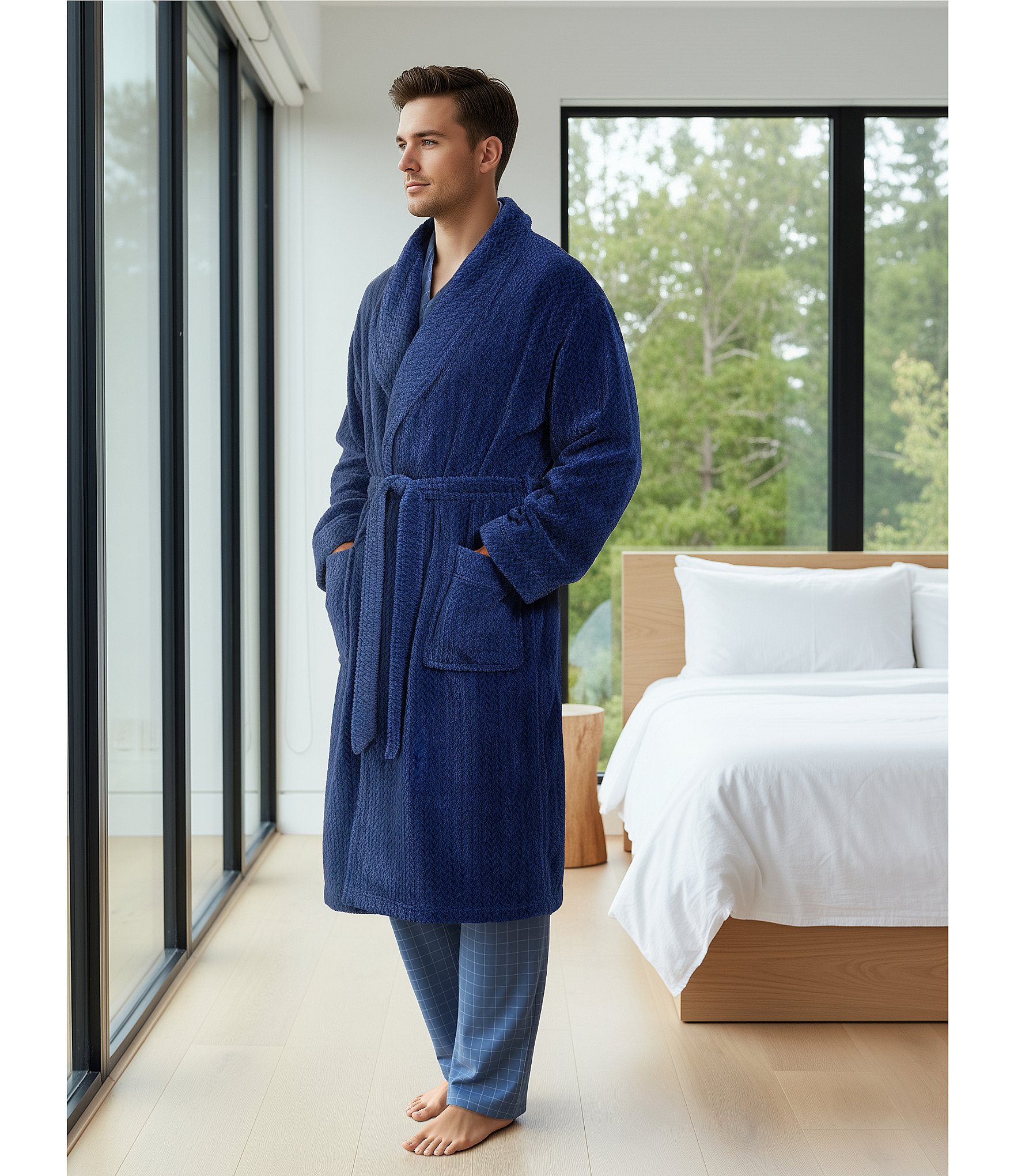 Roundtree & Yorke Plush Shawl Collar Solid Robe